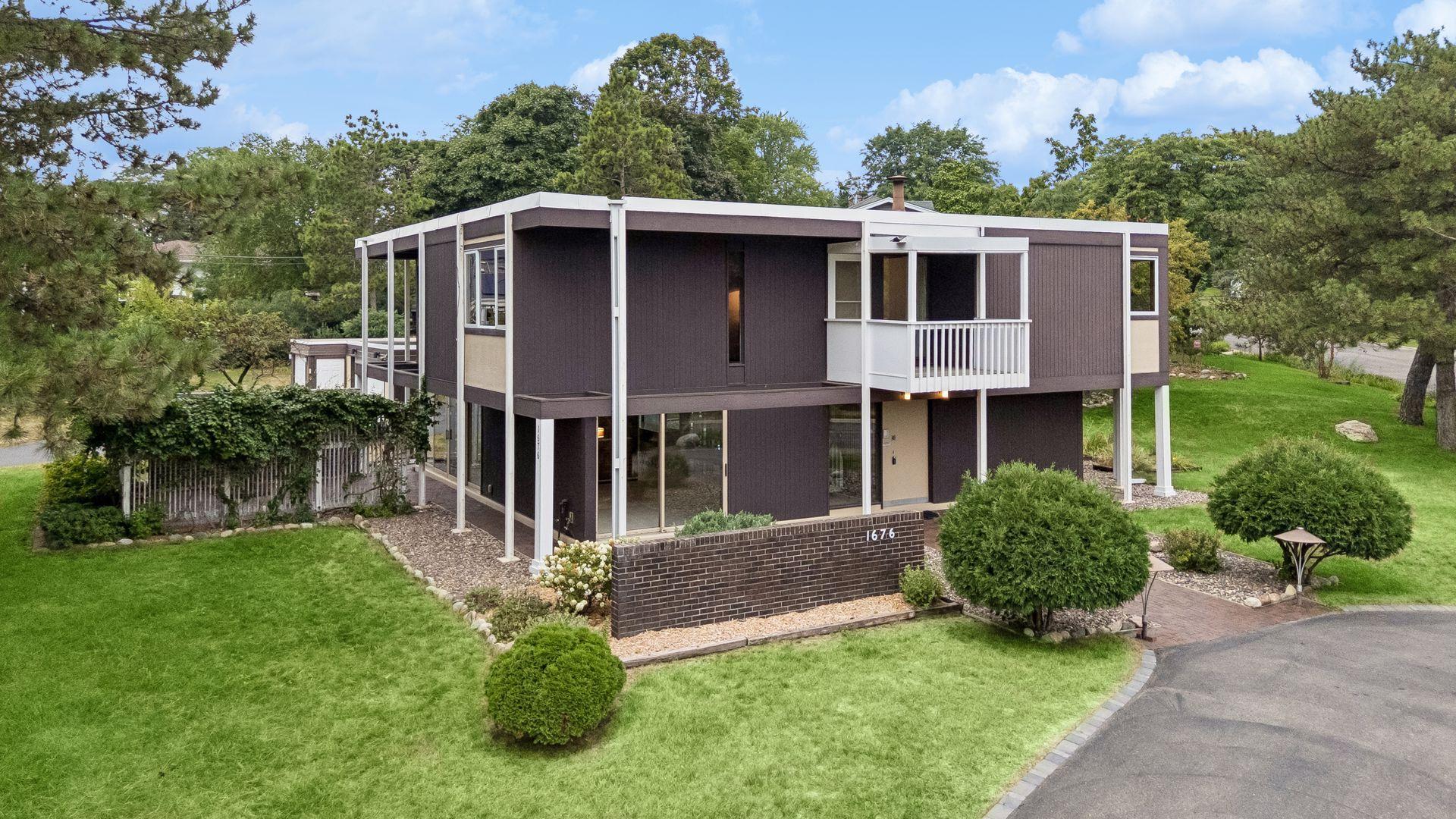 3rd image of 1676 Virginia Ave S, Minneapolis, MN 55426 | MLS# 7105667