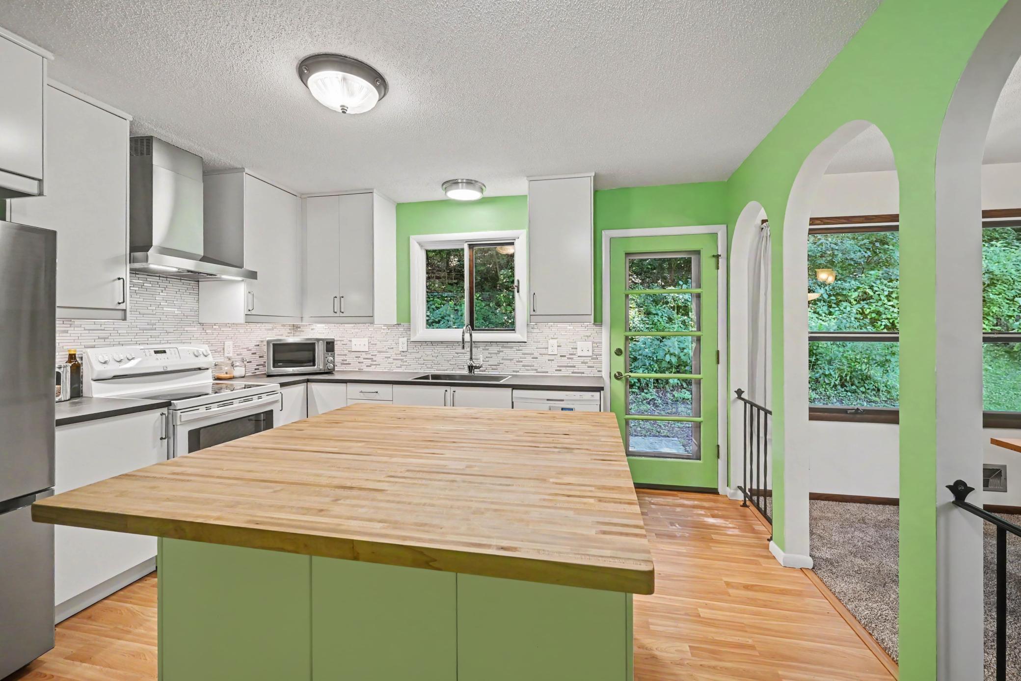 2nd image of 1644 Kilmer Ave, Minneapolis, MN 55426 | MLS# 7105682