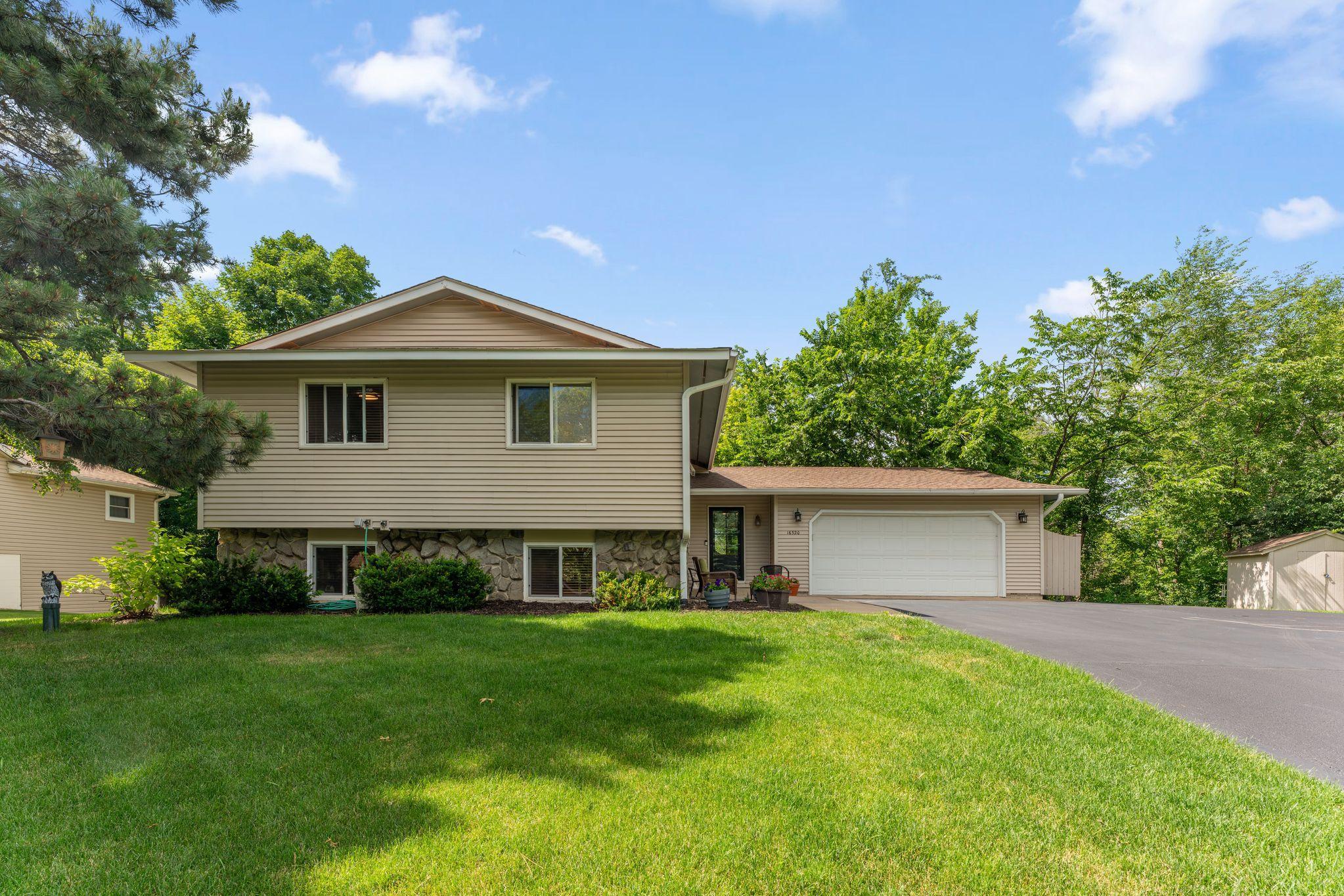 1st image of 16320 Lake Ridge Dr, Maple Grove, MN 55311 | MLS# 7105709