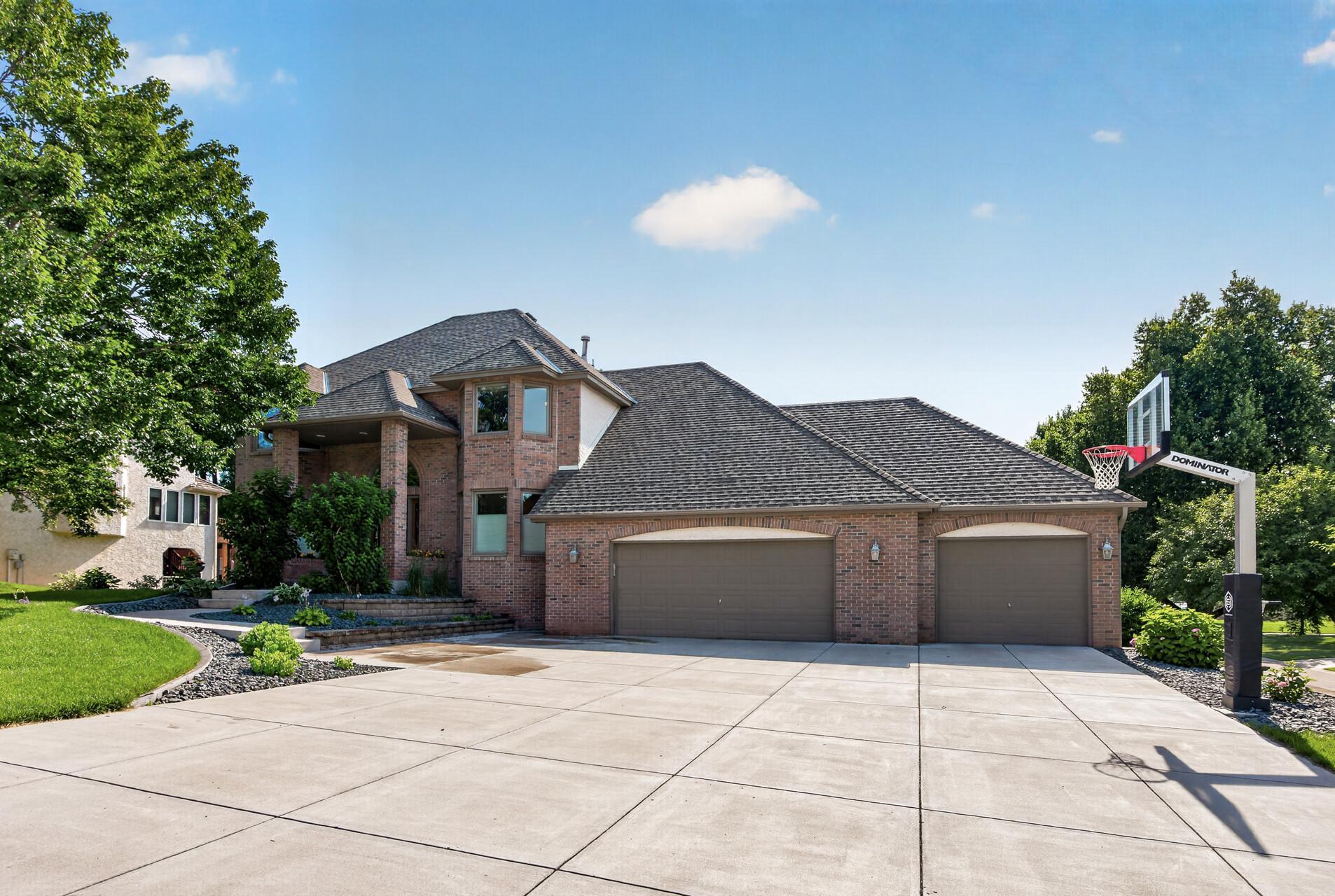 Homes for sale in Vadnais Heights, MN | 4283 Hillview Ln, Vadnais Heights, MN 55127 | MLS# 7105847