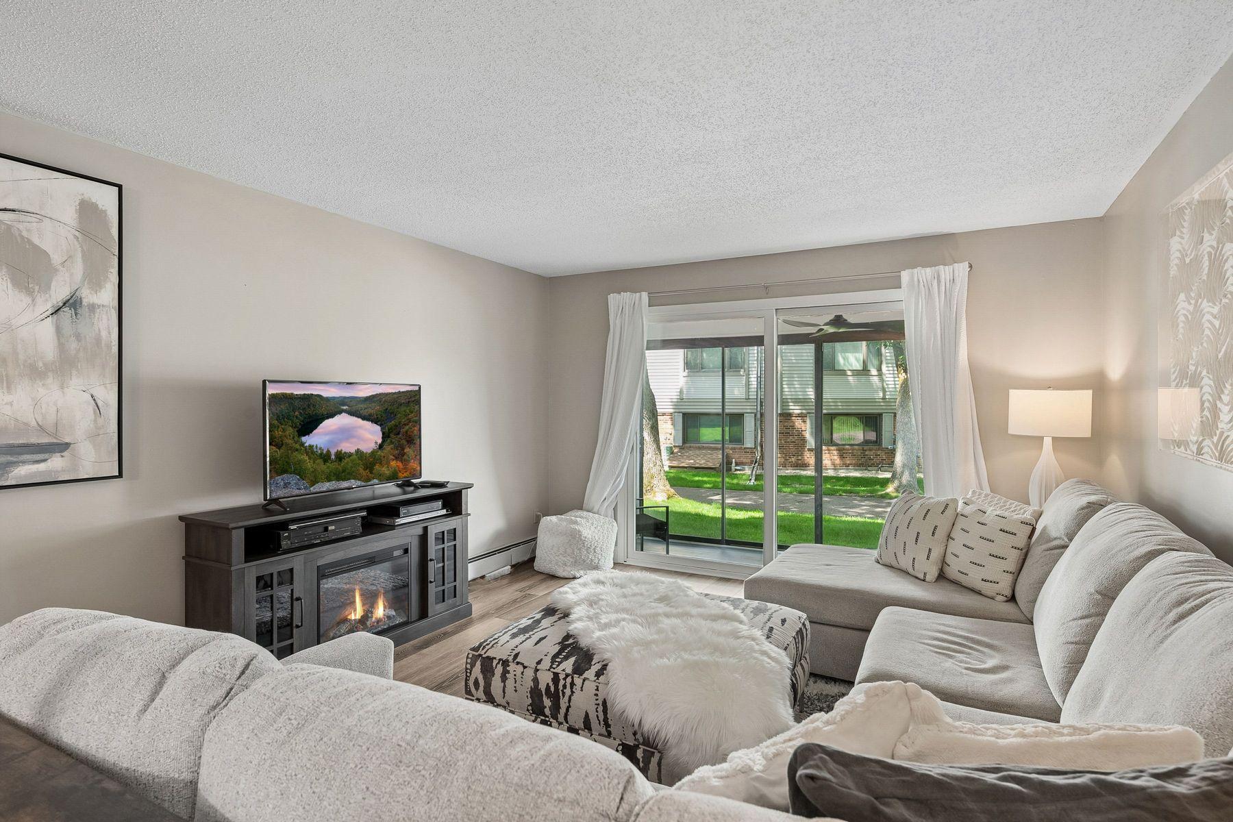 2nd image of 10540 43rd Ave N #103, Plymouth, MN 55442 | MLS# 7105876
