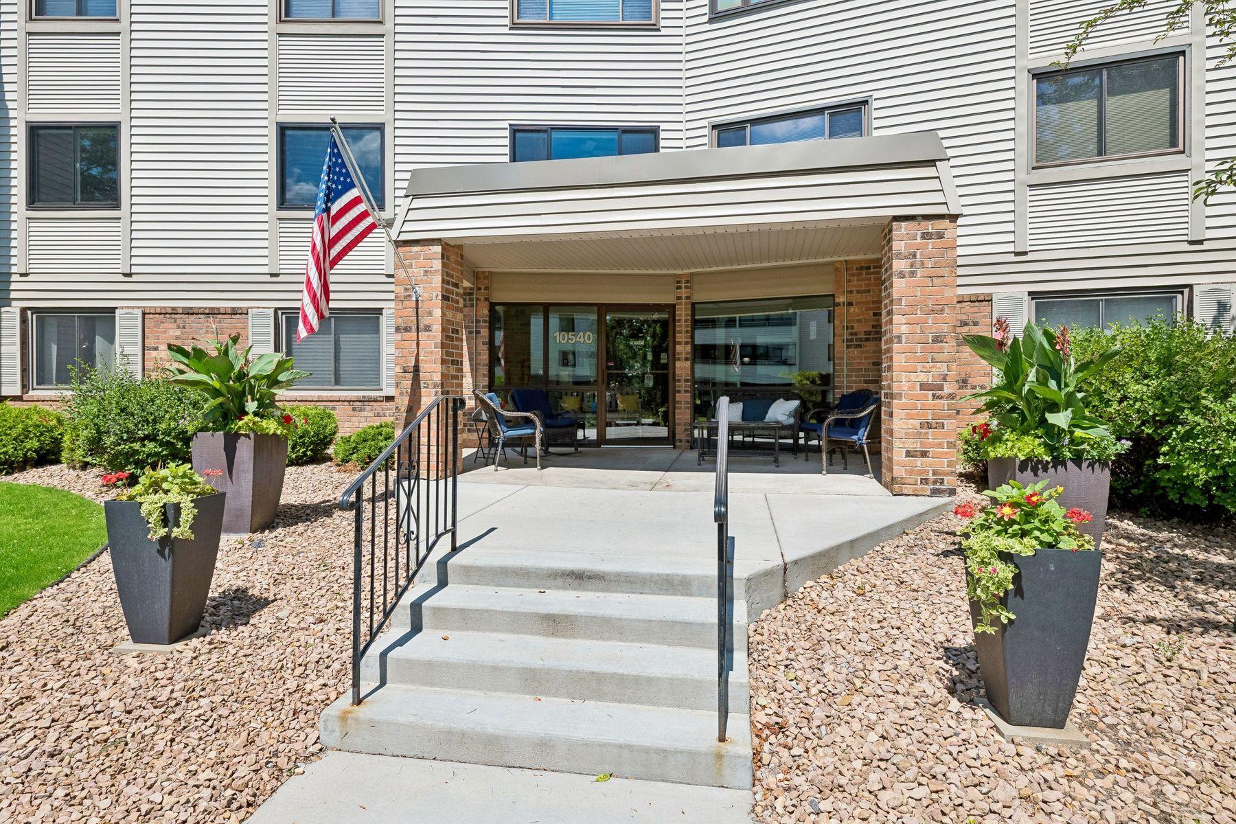 37th image of 10540 43rd Ave N #103, Plymouth, MN 55442 | MLS# 7105876