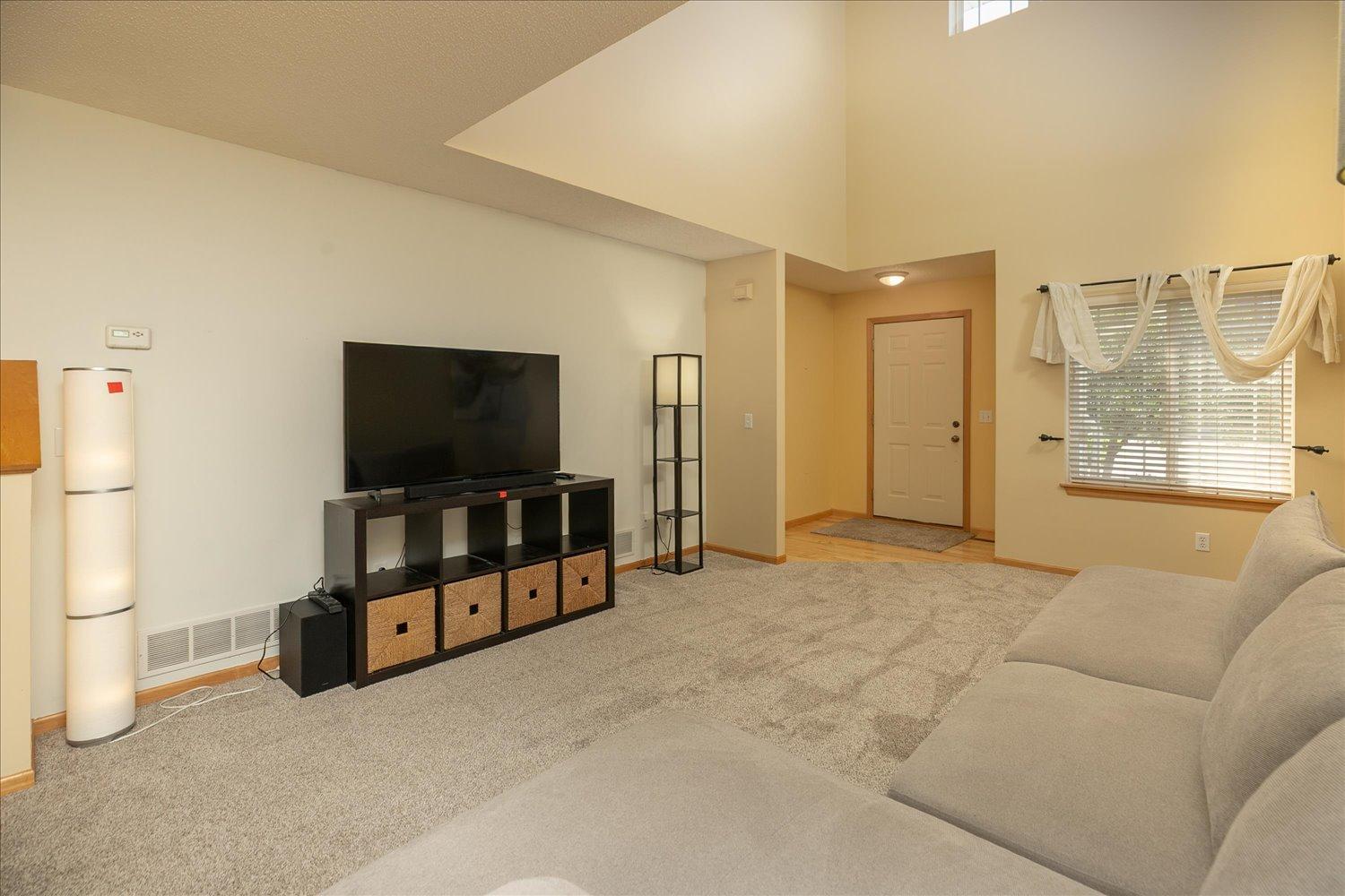 3rd image of 5087 Foxfield Dr Nw, Rochester, MN 55901 | MLS# 7106097