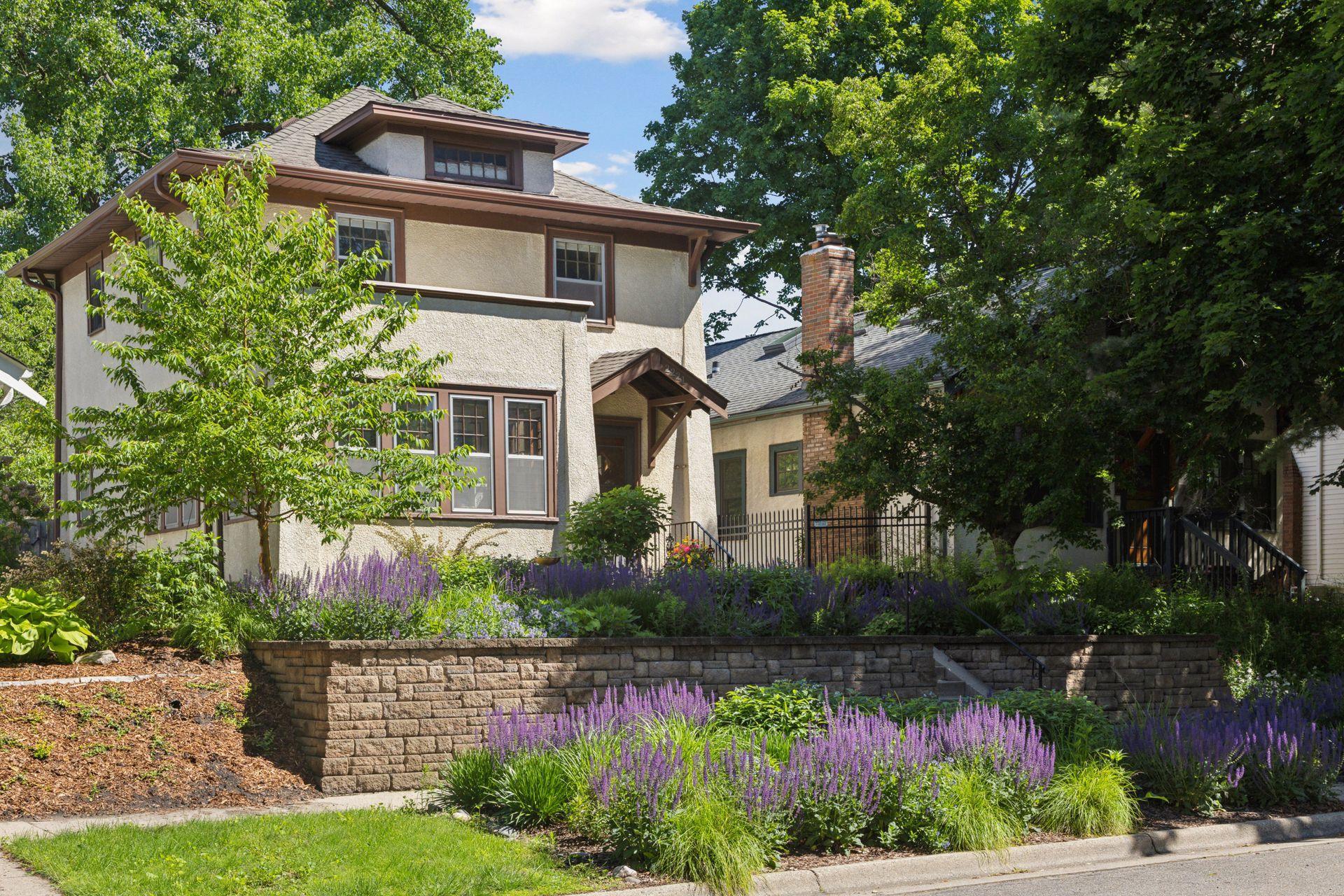 1st image of 2221 Selby Ave, Saint Paul, MN 55104 | MLS# 7106138