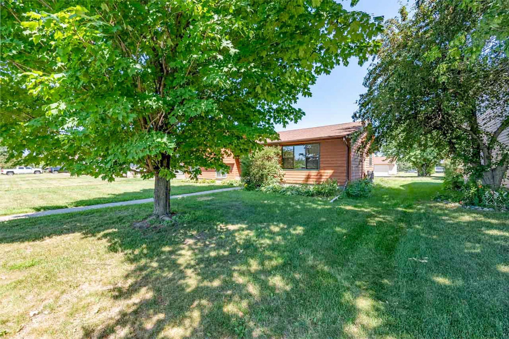 3rd image of 1221 21St St S, Virginia, MN 55792 | MLS# 7106167