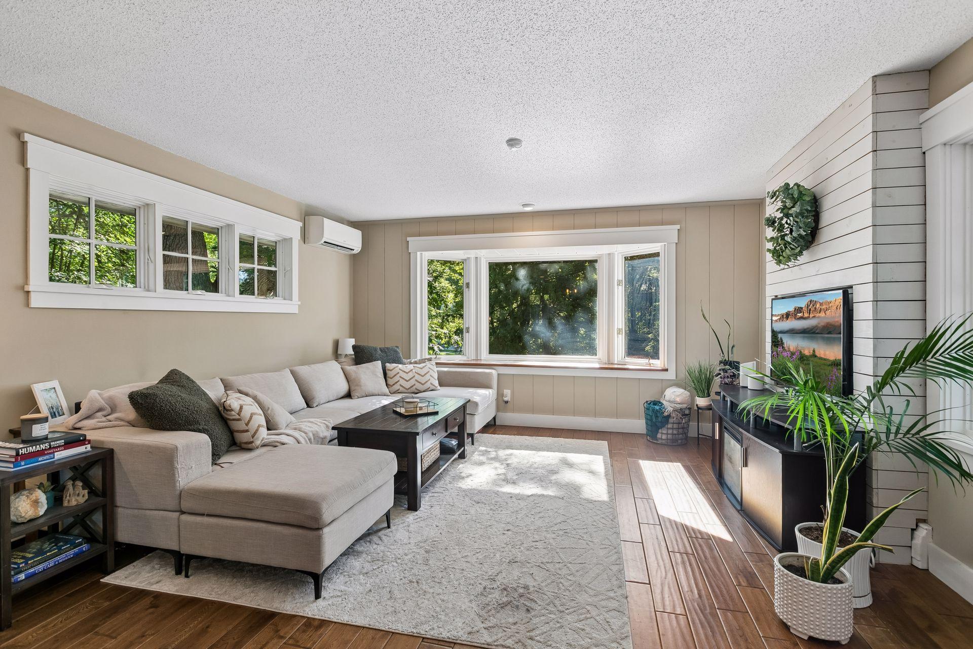 3rd image of 1165 Josephine Rd, Saint Paul, MN 55113 | MLS# 7106203
