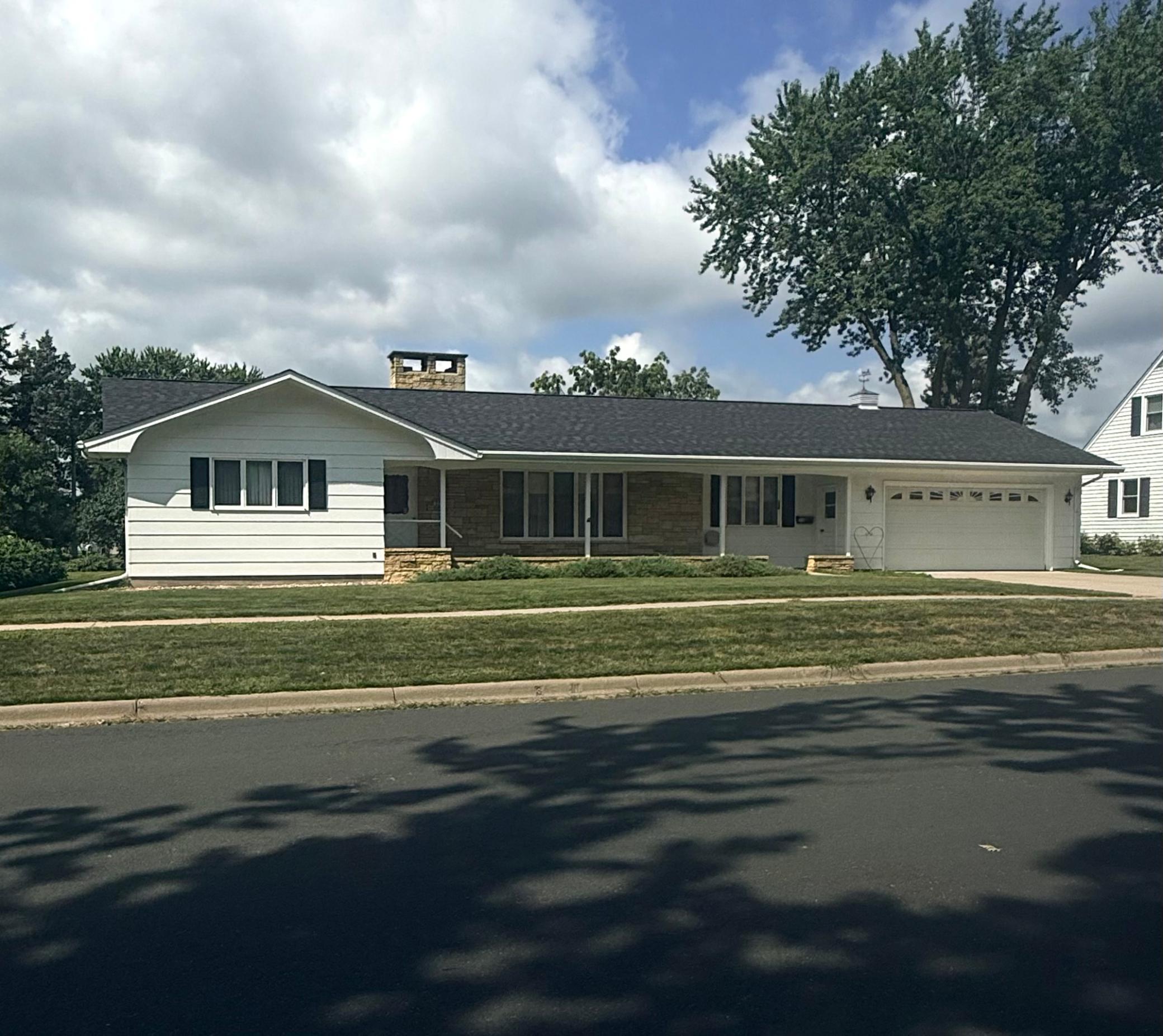 1st image of 320 S Cedar St, Belle Plaine, MN 56011 | MLS# 7106288