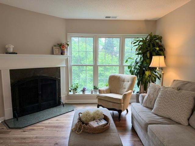 Homes for sale in Minnetonka, MN | 6010 Chasewood Pkwy #203, Minnetonka, MN 55343 | MLS# 7106289