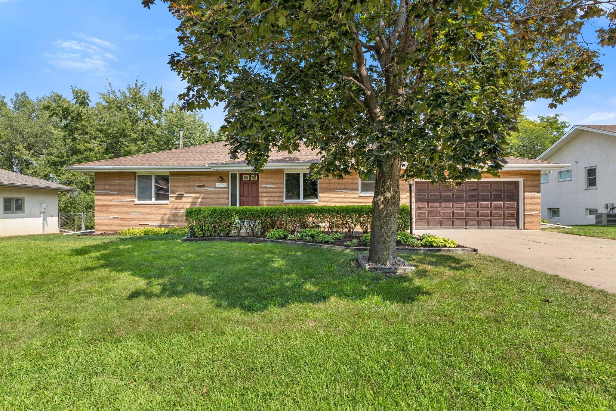 4th image of 1115 Pike Lake Dr, Saint Paul, MN 55112 | MLS# 7106430