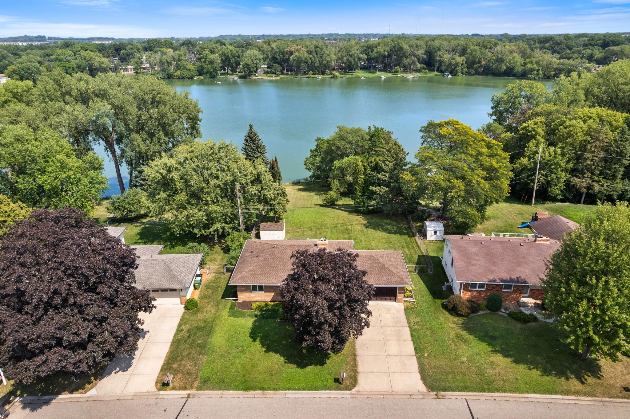 2nd image of 1115 Pike Lake Dr, Saint Paul, MN 55112 | MLS# 7106430