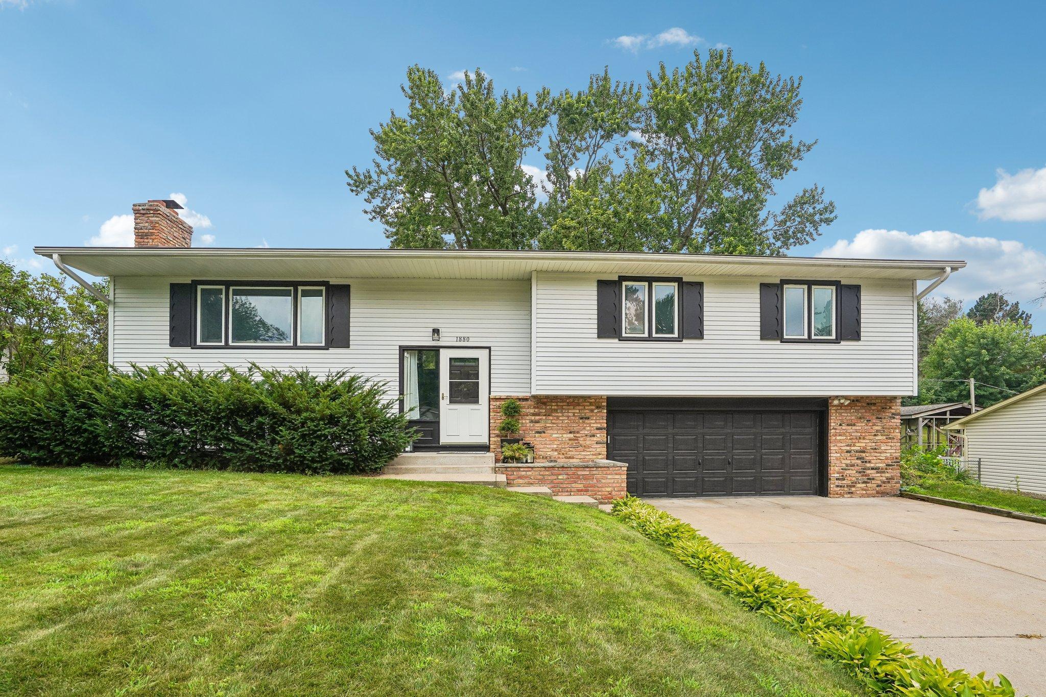 1st image of 1880 Gold Trl, Saint Paul, MN 55122 | MLS# 7106447