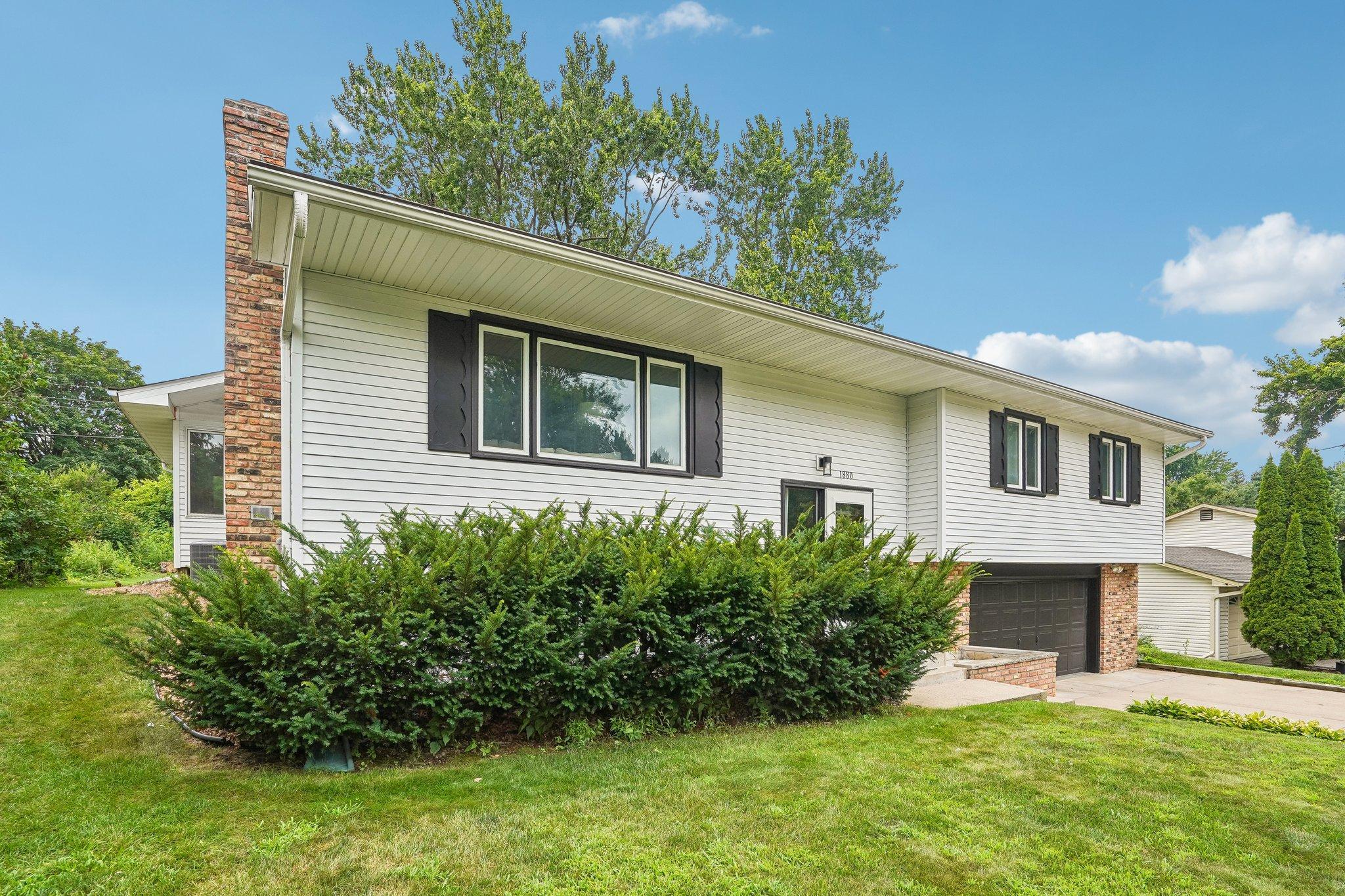 2nd image of 1880 Gold Trl, Saint Paul, MN 55122 | MLS# 7106447