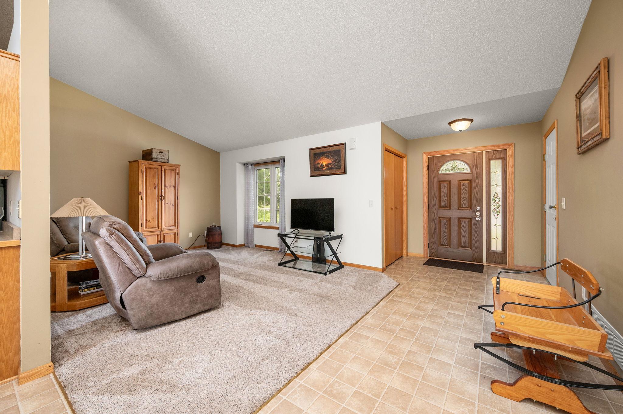 3rd image of 6194 Karmen Ave Ne, Albertville, MN 55301 | MLS# 7106486