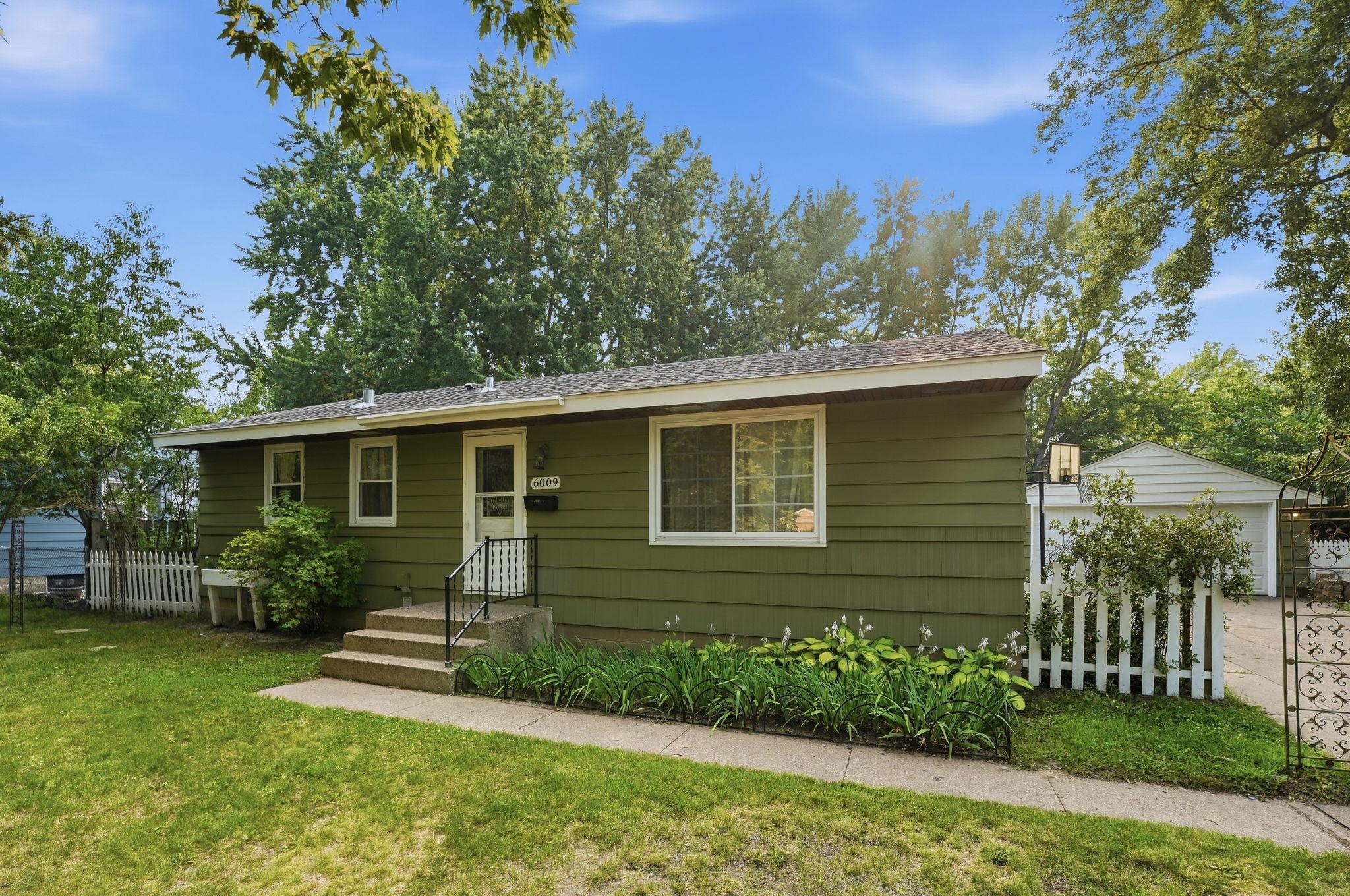 2nd image of 6009 Quebec Ave N, New Hope, MN 55428 | MLS# 7106497