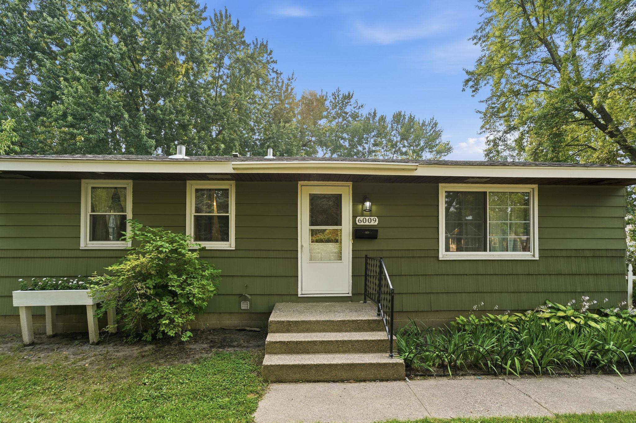 1st image of 6009 Quebec Ave N, New Hope, MN 55428 | MLS# 7106497