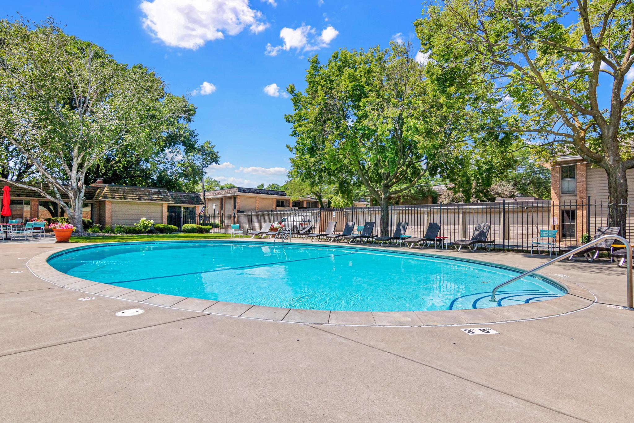 2nd image of 6487 Barrie Rd, Minneapolis, MN 55435 | MLS# 7106511