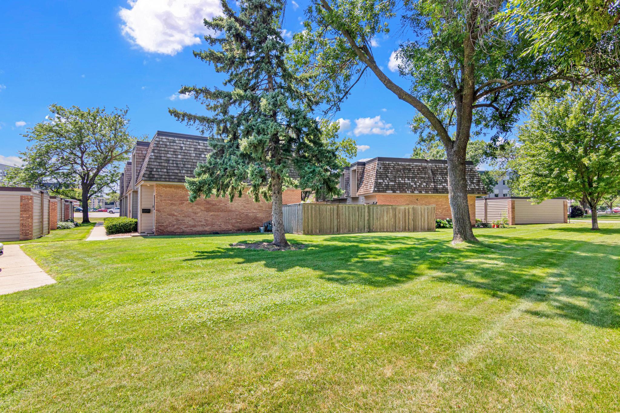4th image of 6487 Barrie Rd, Minneapolis, MN 55435 | MLS# 7106511