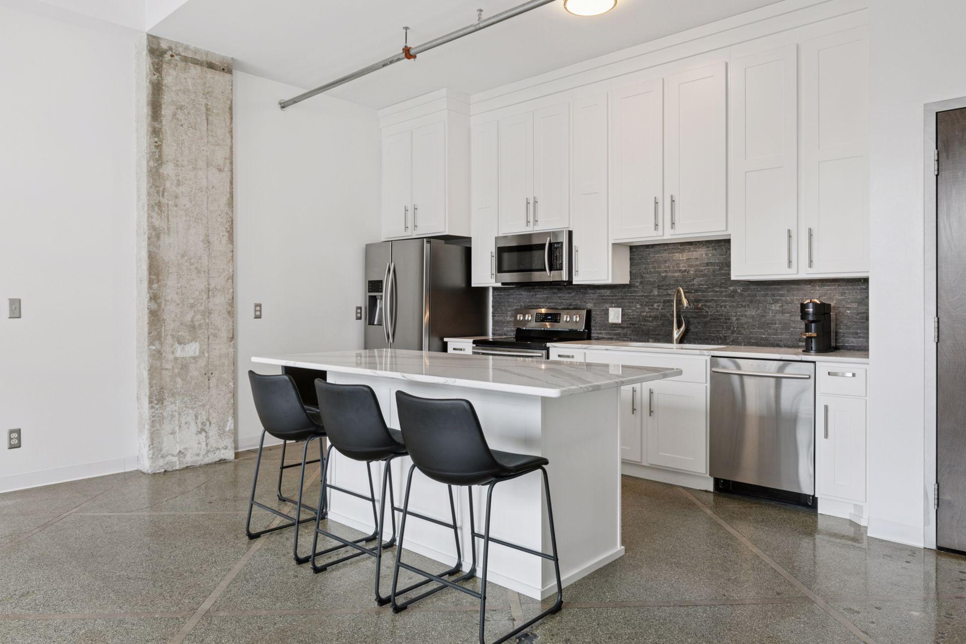2nd image of 350 Saint Peter St #908, Saint Paul, MN 55102 | MLS# 7106582