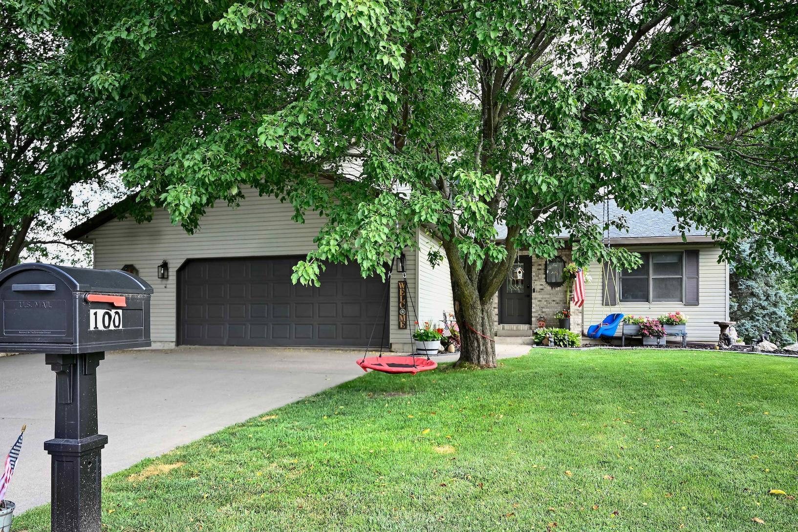 2nd image of 100 Benson Dr, Lewiston, MN 55952 | MLS# 7106585