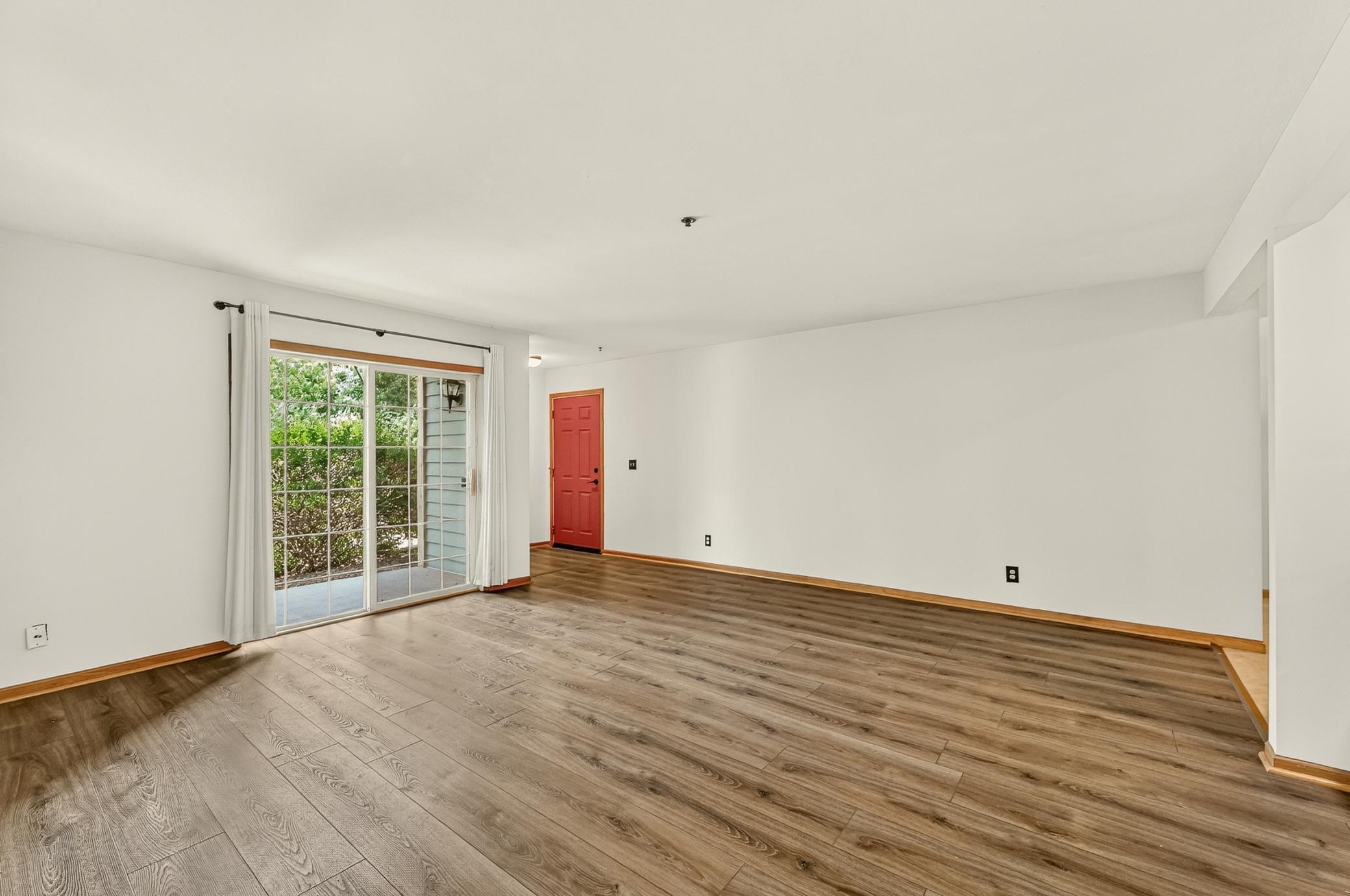 5th image of 1919 Deerhaven Ln NE, Rochester, MN 55906