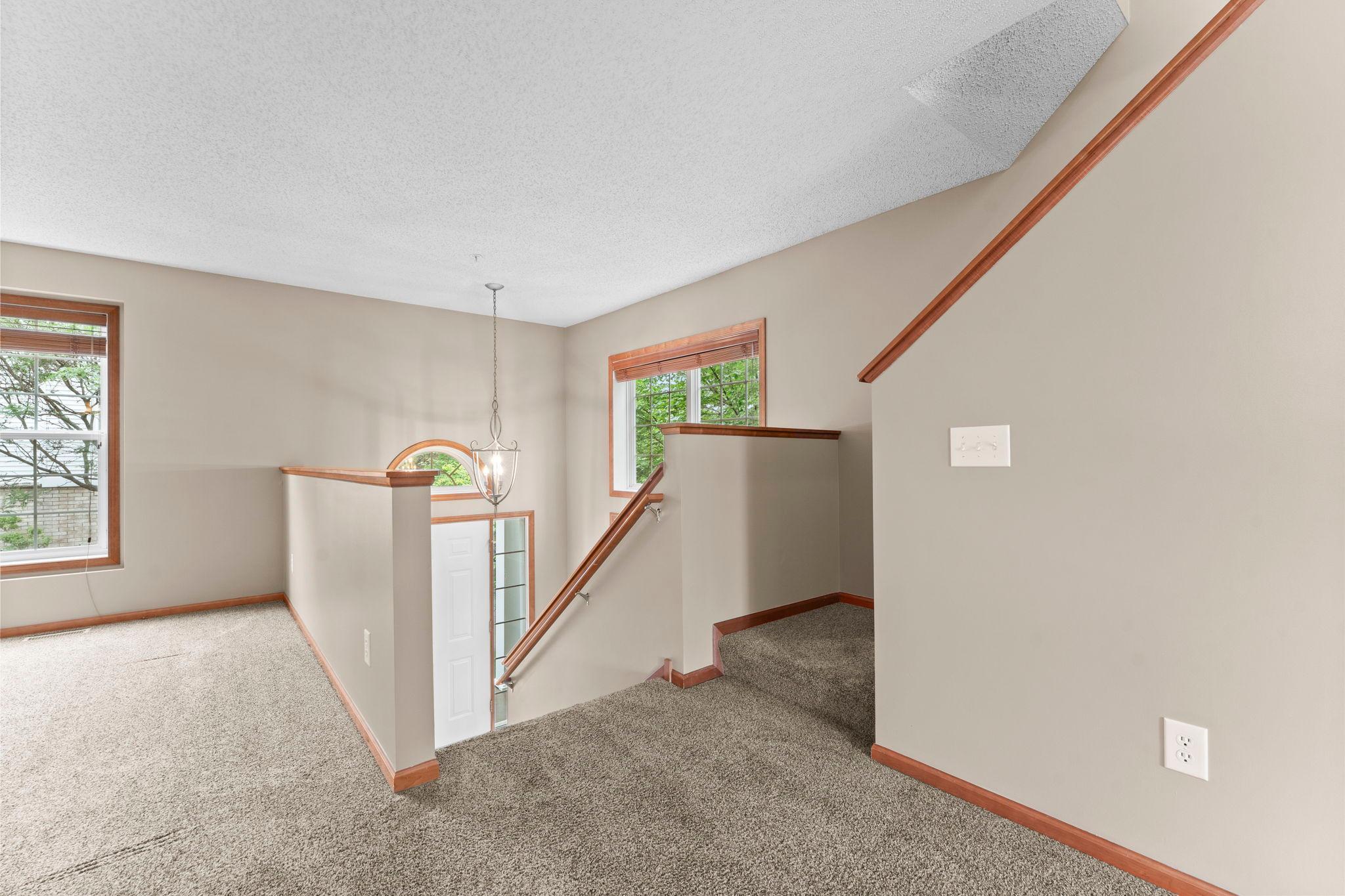 Homes for sale in Mahtomedi, MN | 868 Ledgestone Dr, Mahtomedi, MN 55115 | MLS# 7106635