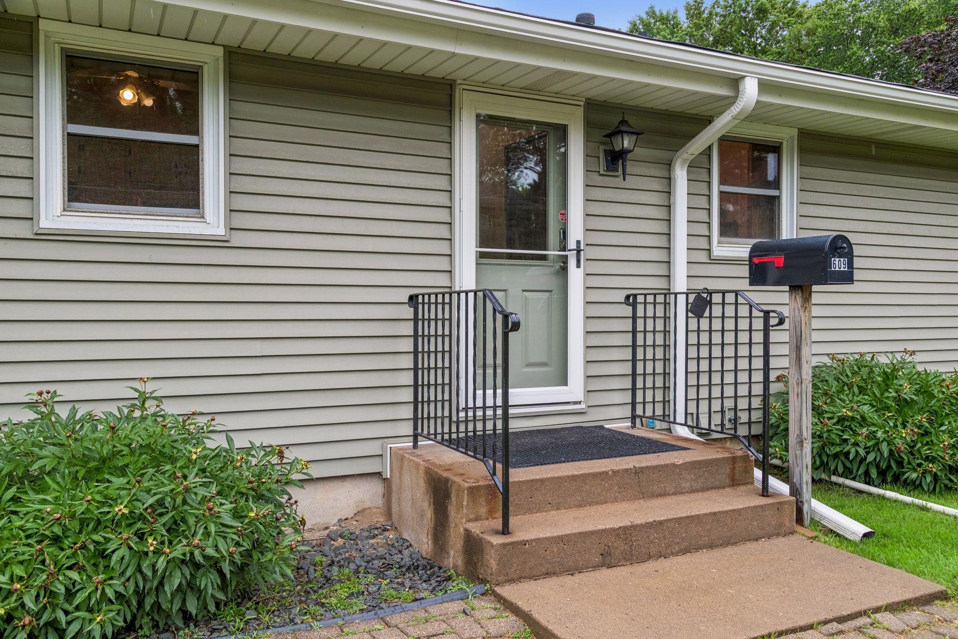 3rd image of 609 Mill St, Excelsior, MN 55331 | MLS# 7106662