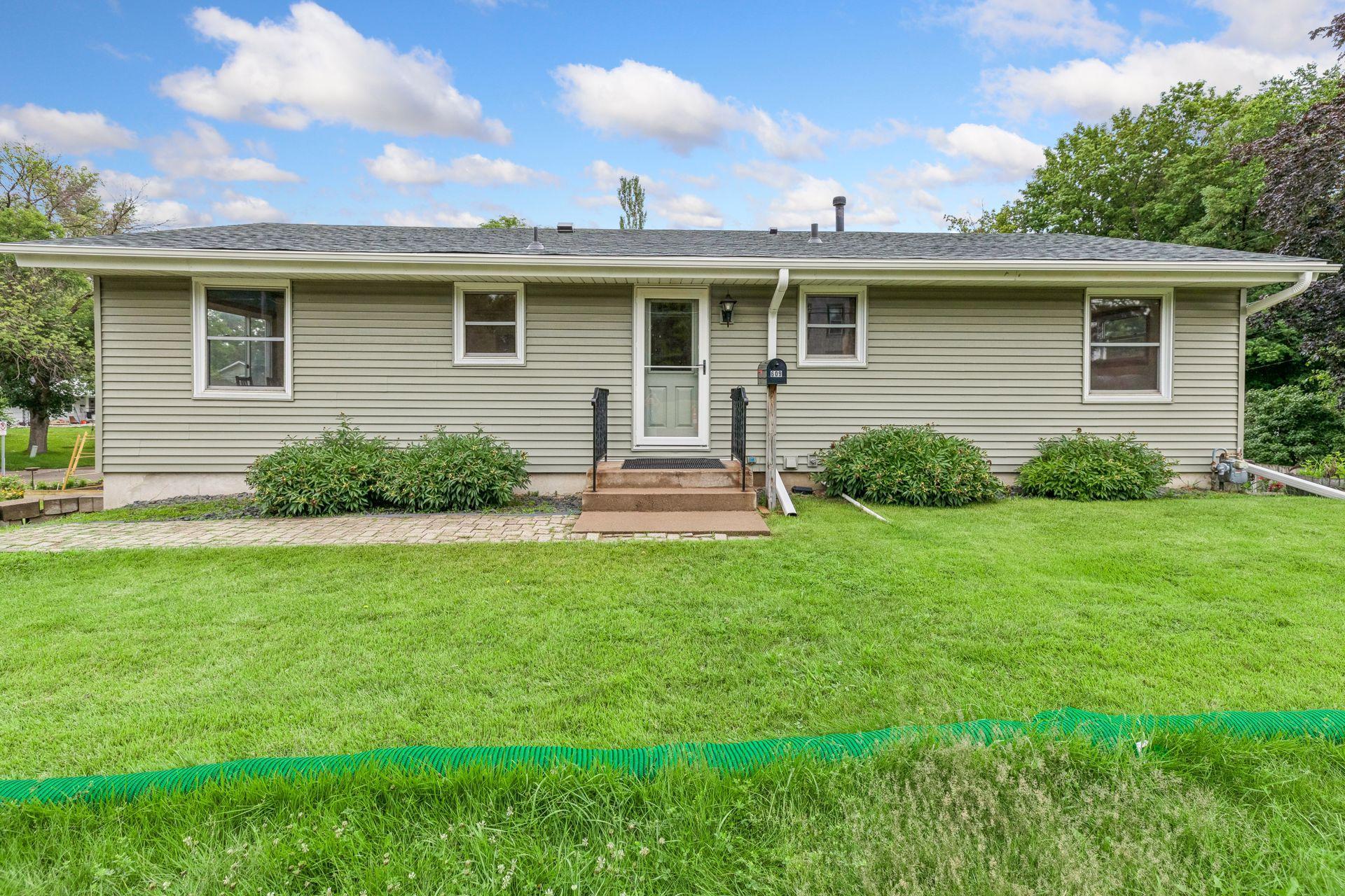 1st image of 609 Mill St, Excelsior, MN 55331 | MLS# 7106662