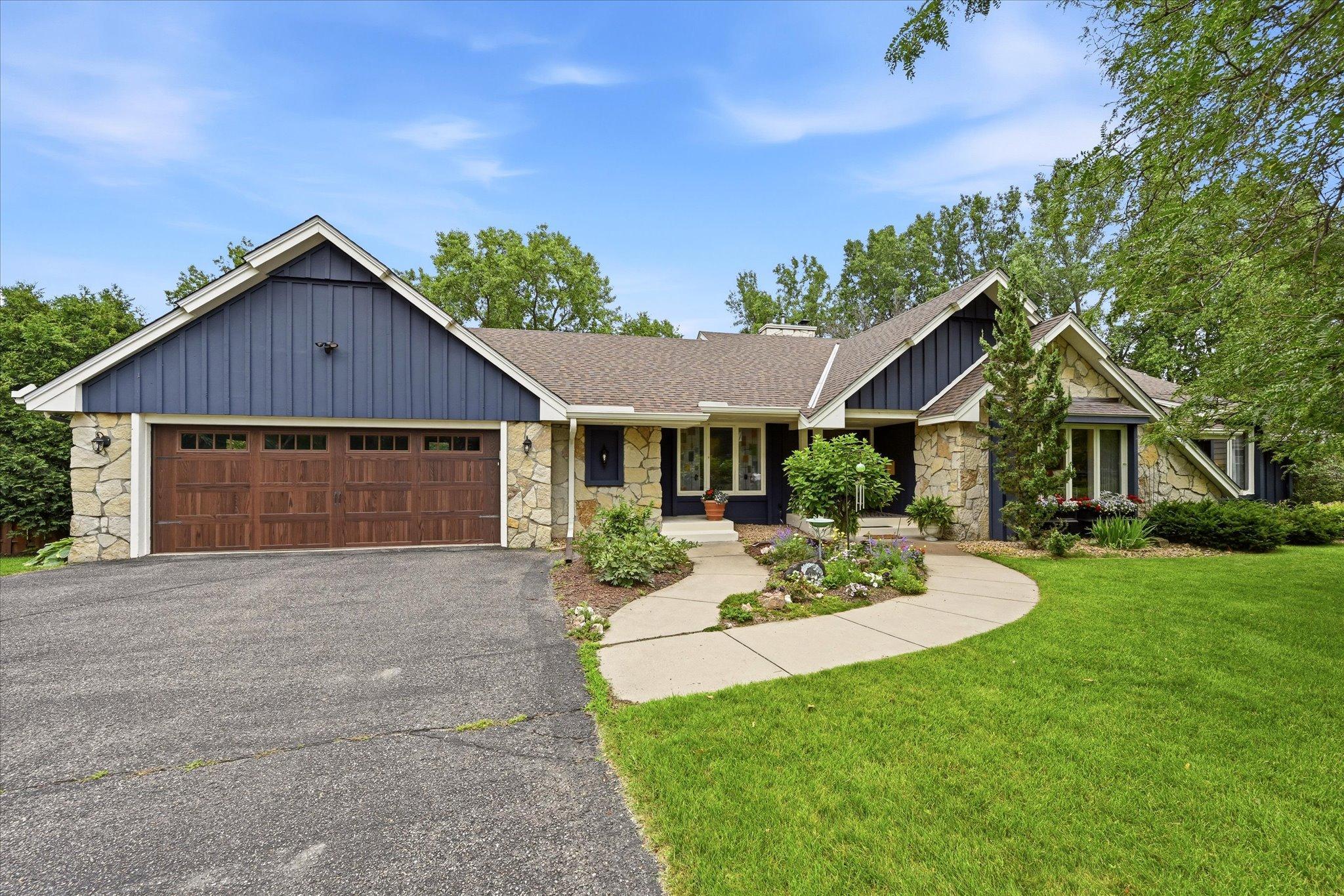 1st image of 8913 S Minnehaha Cir, Minneapolis, MN 55426 | MLS# 7106901