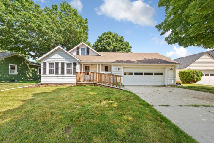 2nd image of 128 Rose St, Mankato, MN 56001 | MLS# 7107143