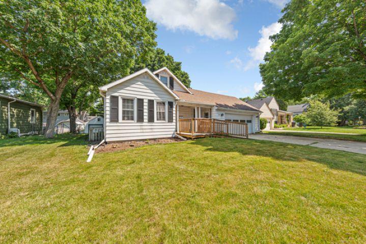 1st image of 128 Rose St, Mankato, MN 56001 | MLS# 7107143
