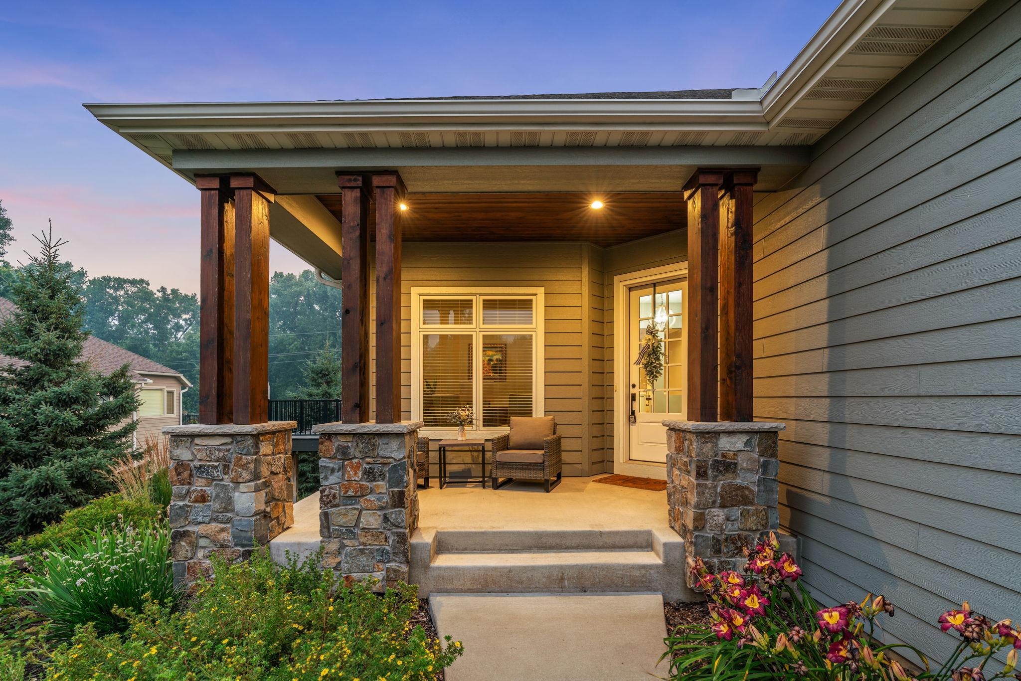 3rd image of 2519 Condon Ct, Mendota Heights, MN 55120 | MLS# 7107261