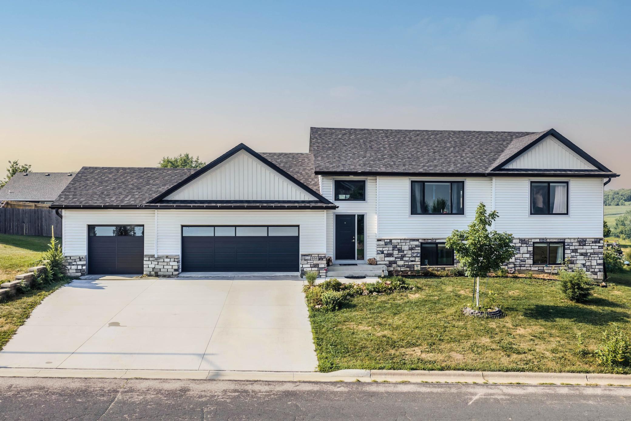 1st image of 856 Golfview Ave, Zumbrota, MN 55992 | MLS# 7107265