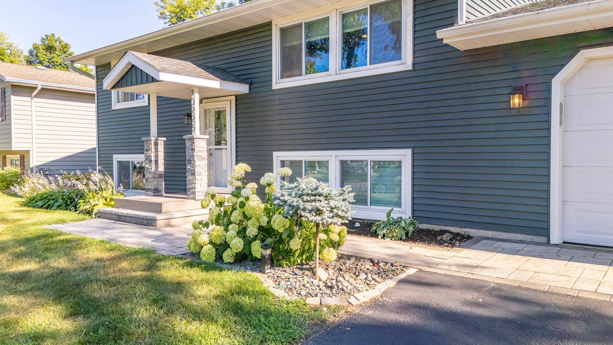 1st image of 10225 99th Ave N, Maple Grove, MN 55369 | MLS# 7107336