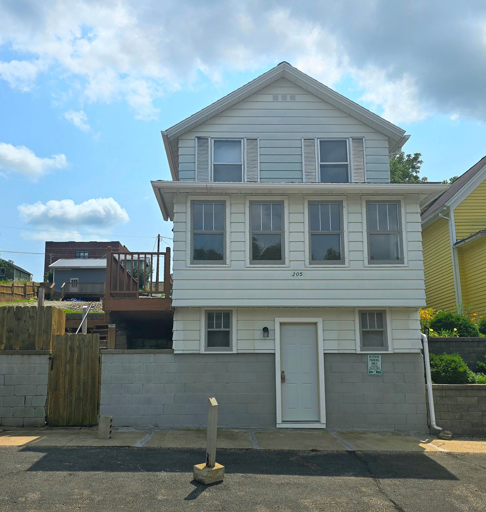 1st image of 205 Elmwood St E, Lanesboro, MN 55949 | MLS# 7107378