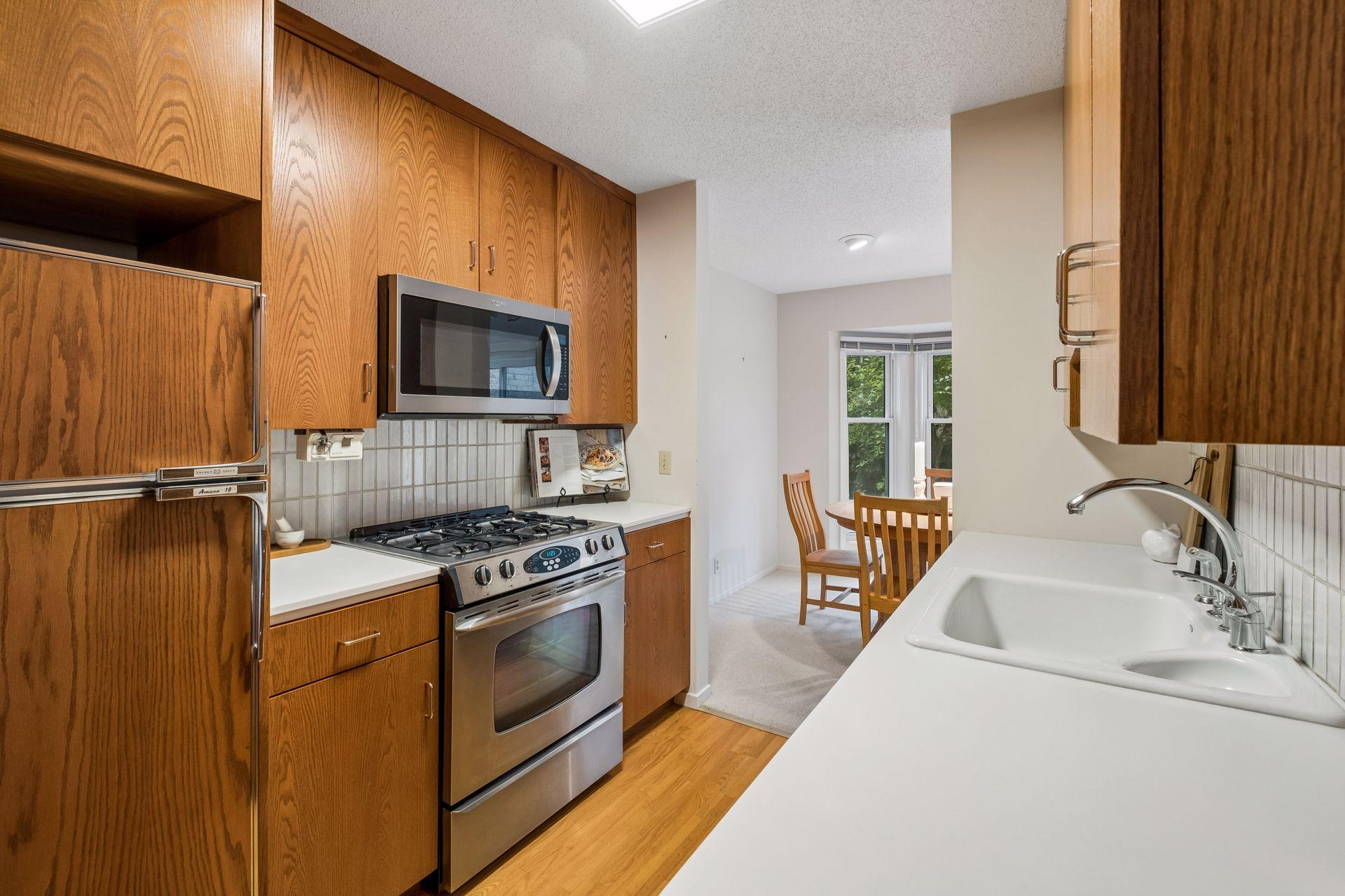 5th image of 1926 Dupont Ave S, Minneapolis, MN 55403 | MLS# 7107393