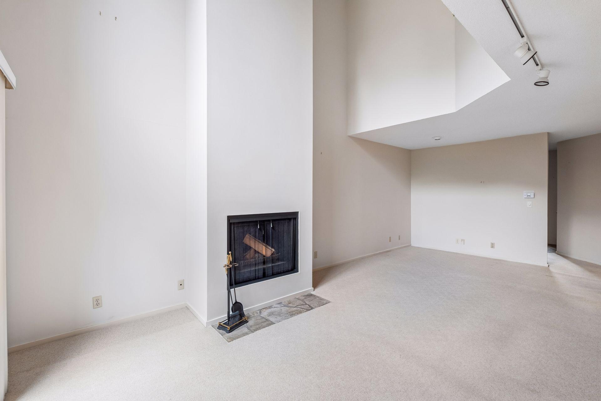 4th image of 1926 Dupont Ave S, Minneapolis, MN 55403 | MLS# 7107393