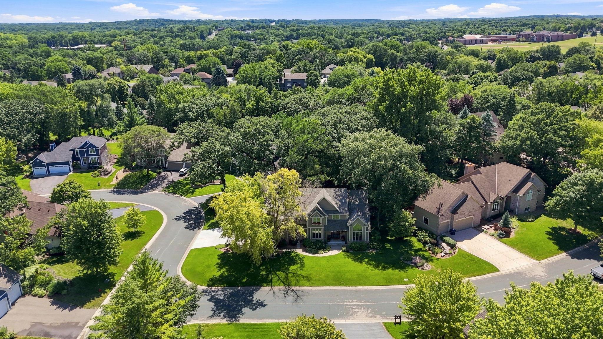 3rd image of 1444 Kings Wood Ln, Eagan, MN 55122 | MLS# 7107394