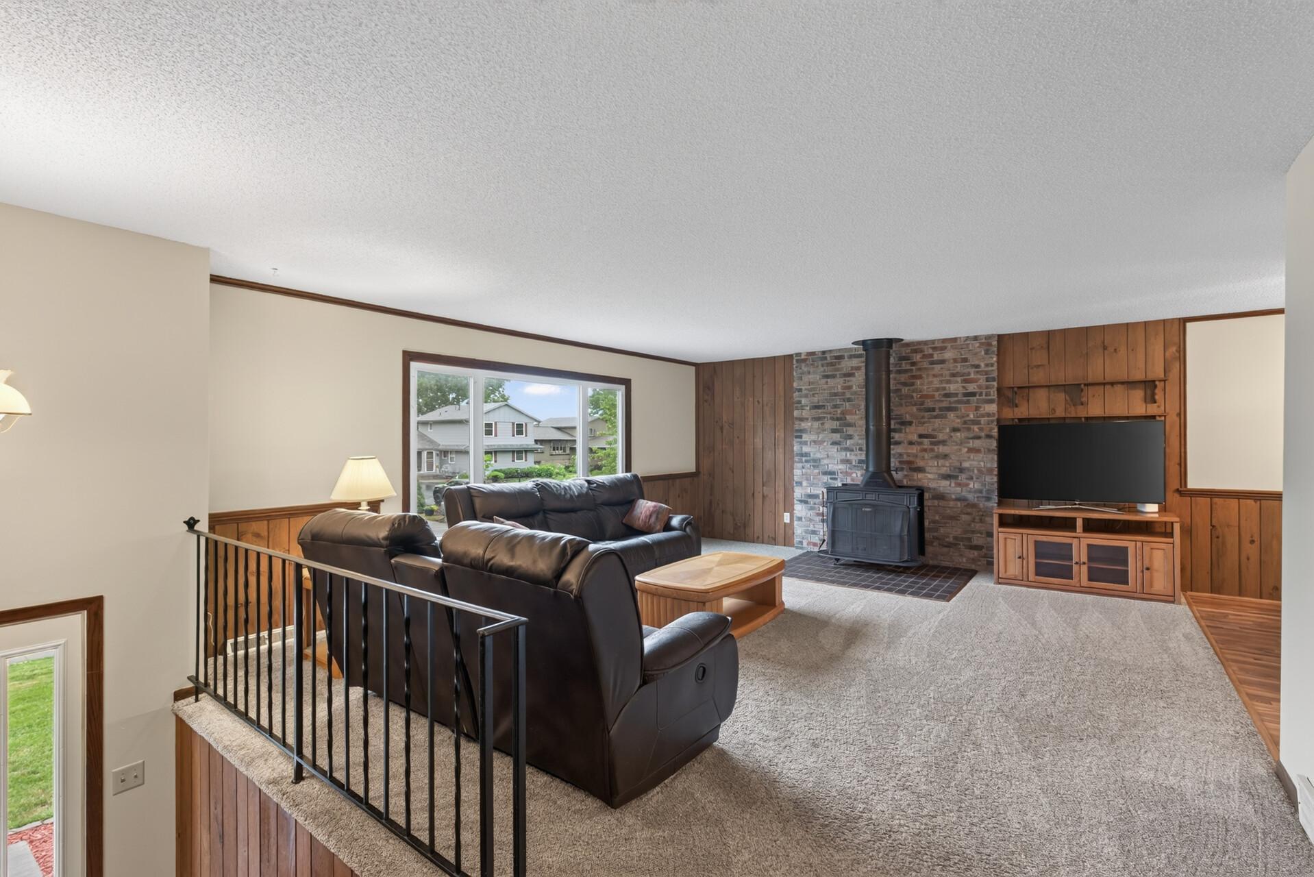 4th image of 17918 Weaver Lake Dr, Maple Grove, MN 55311 | MLS# 7107446