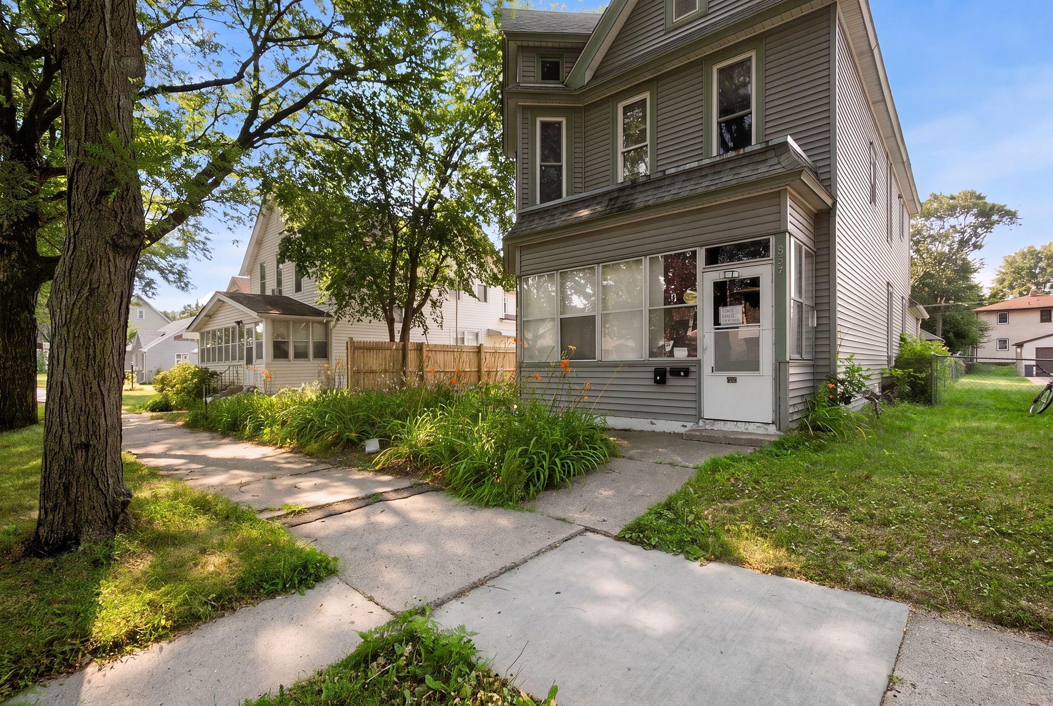 3rd image of 852 Jessamine Ave E, Saint Paul, MN 55106 | MLS# 7107468