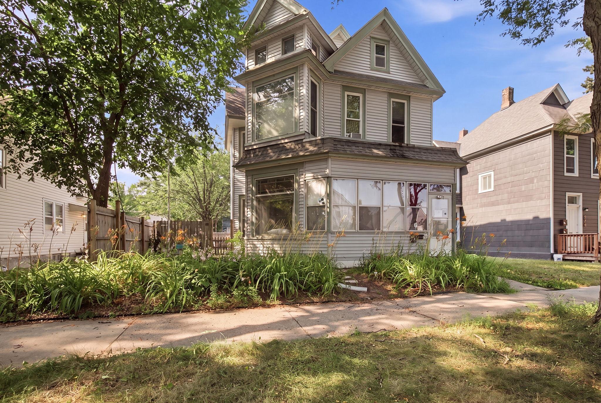 2nd image of 852 Jessamine Ave E, Saint Paul, MN 55106 | MLS# 7107468