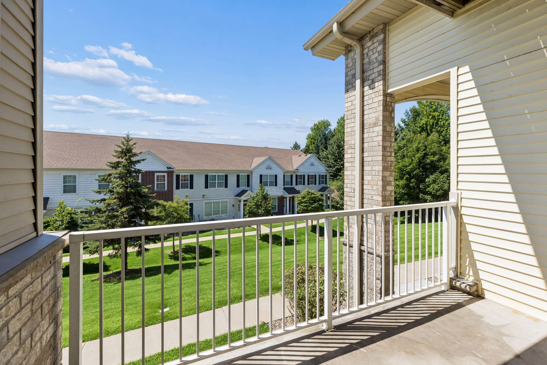 Homes for sale in Maplewood, MN | 1244 County Road D E #102, Maplewood, MN 55109 | MLS# 7107804