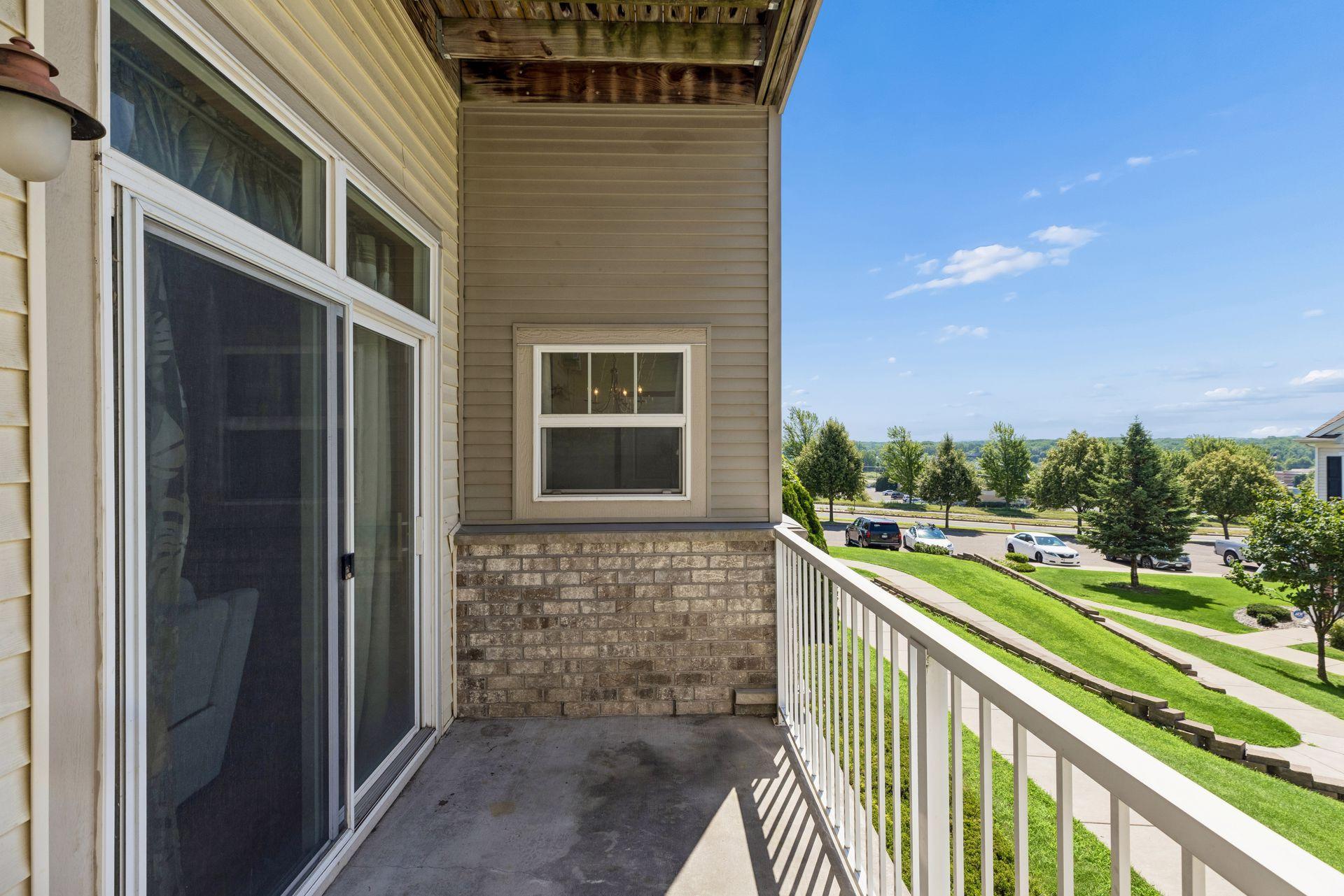 2nd image of 1244 County Rd D E, Saint Paul, MN 55109