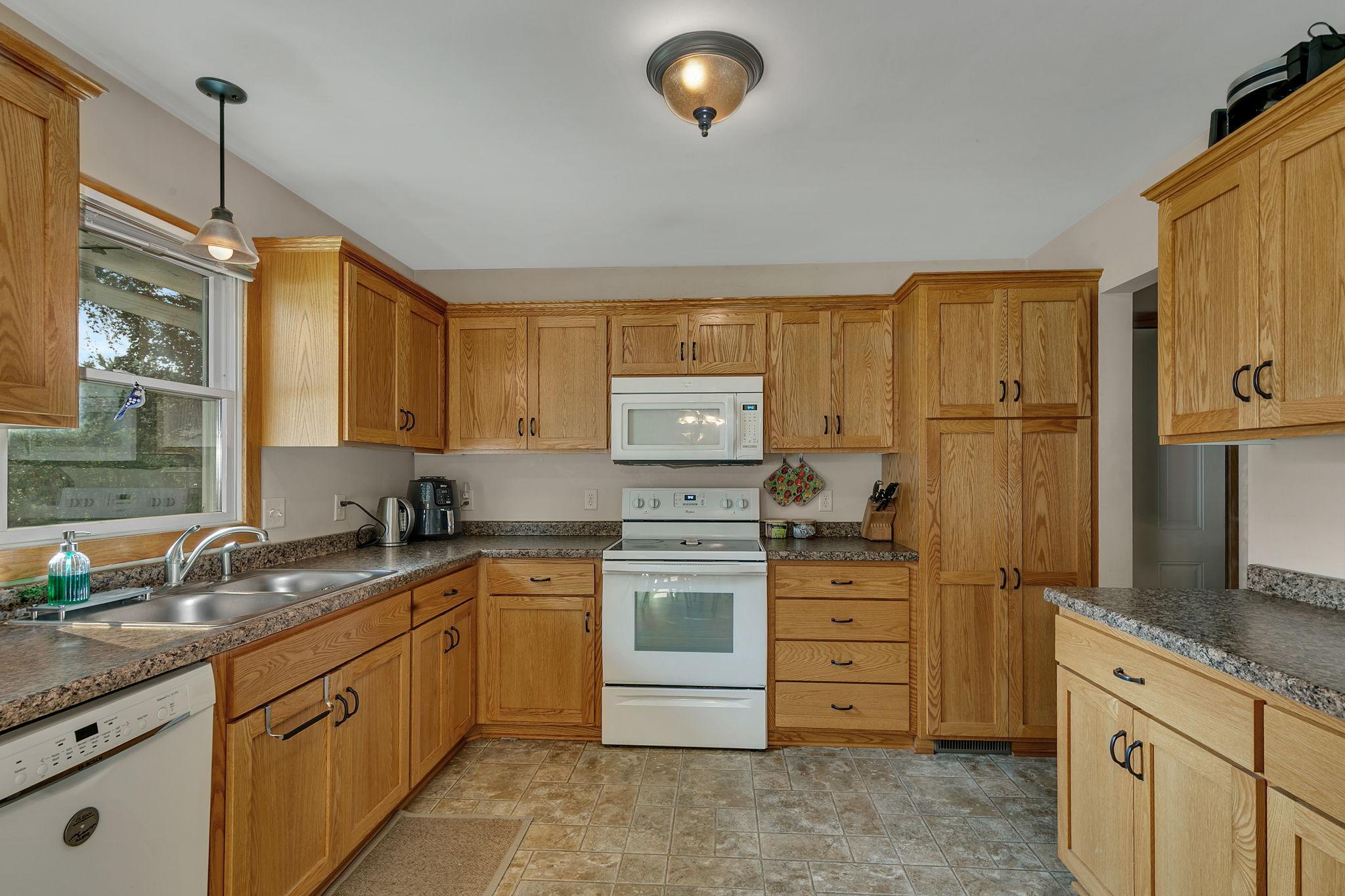 4th image of 916 River Ave S, Sauk Rapids, MN 56379 | MLS# 7107805
