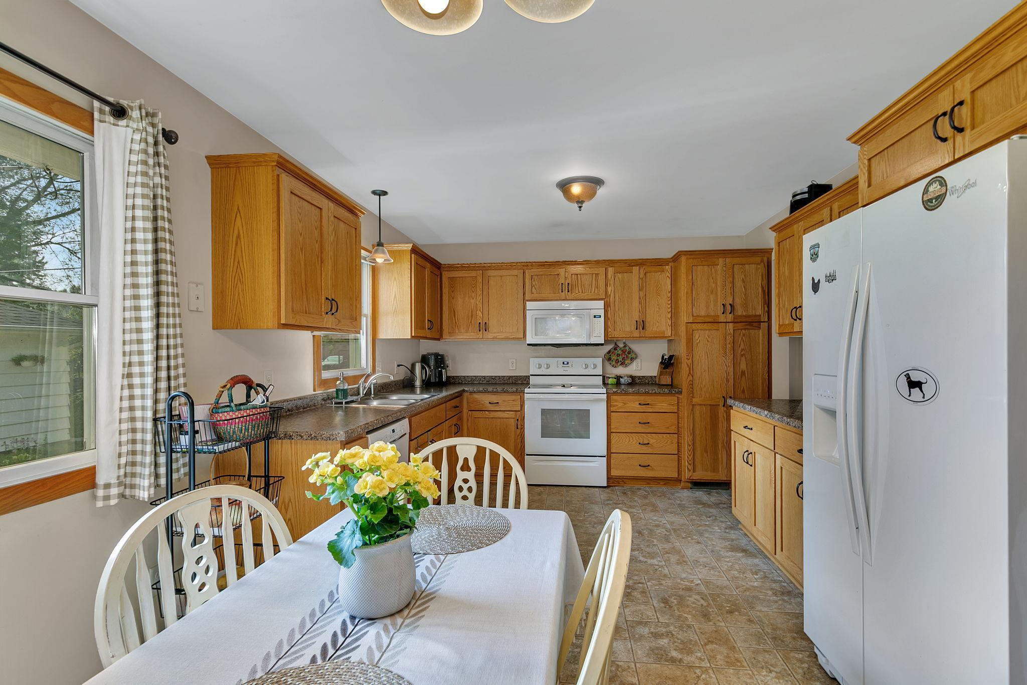 3rd image of 916 River Ave S, Sauk Rapids, MN 56379 | MLS# 7107805