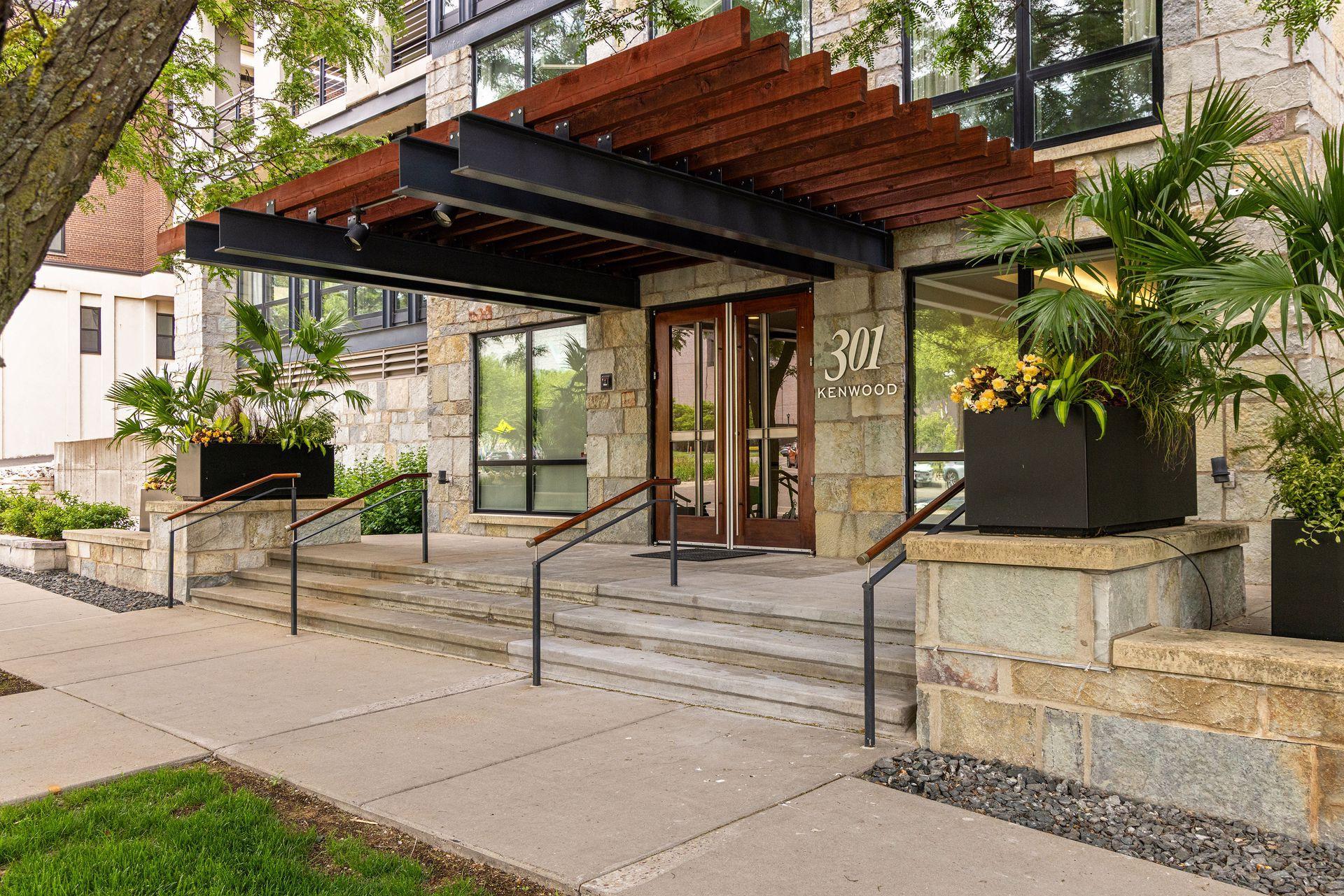 3rd image of 301 Kenwood Pkwy #600, Minneapolis, MN 55403 | MLS# 7107892