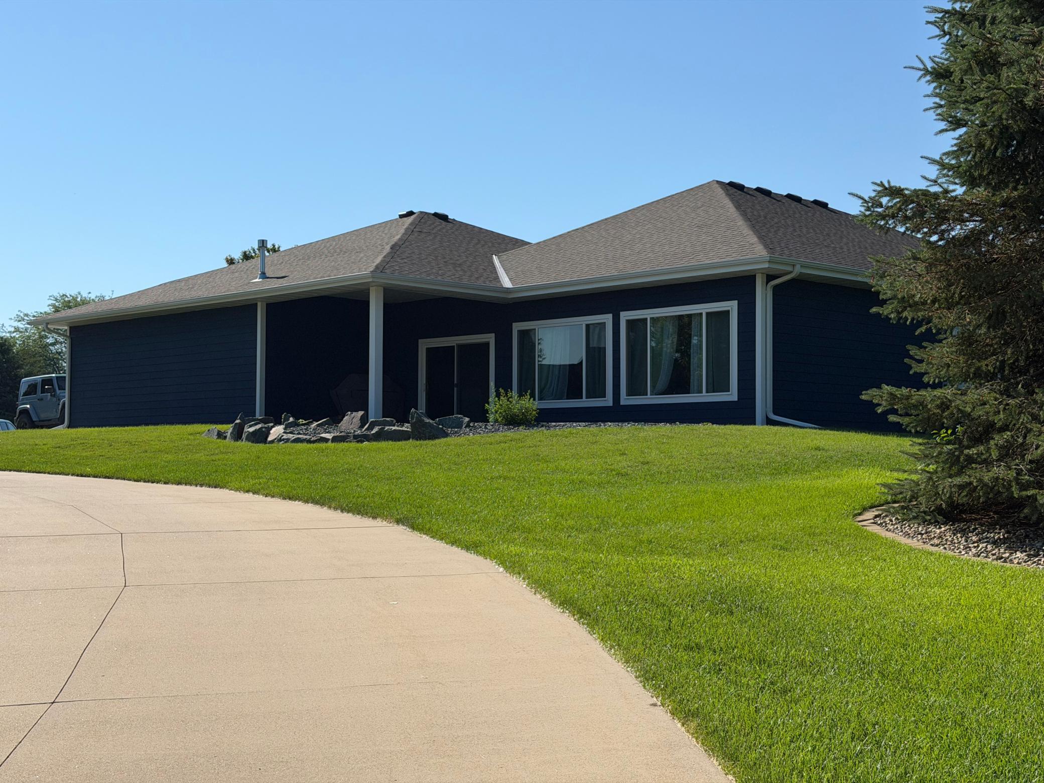 4th image of 1740 Bay Oaks Dr, Albert Lea, MN 56007 | MLS# 7107907