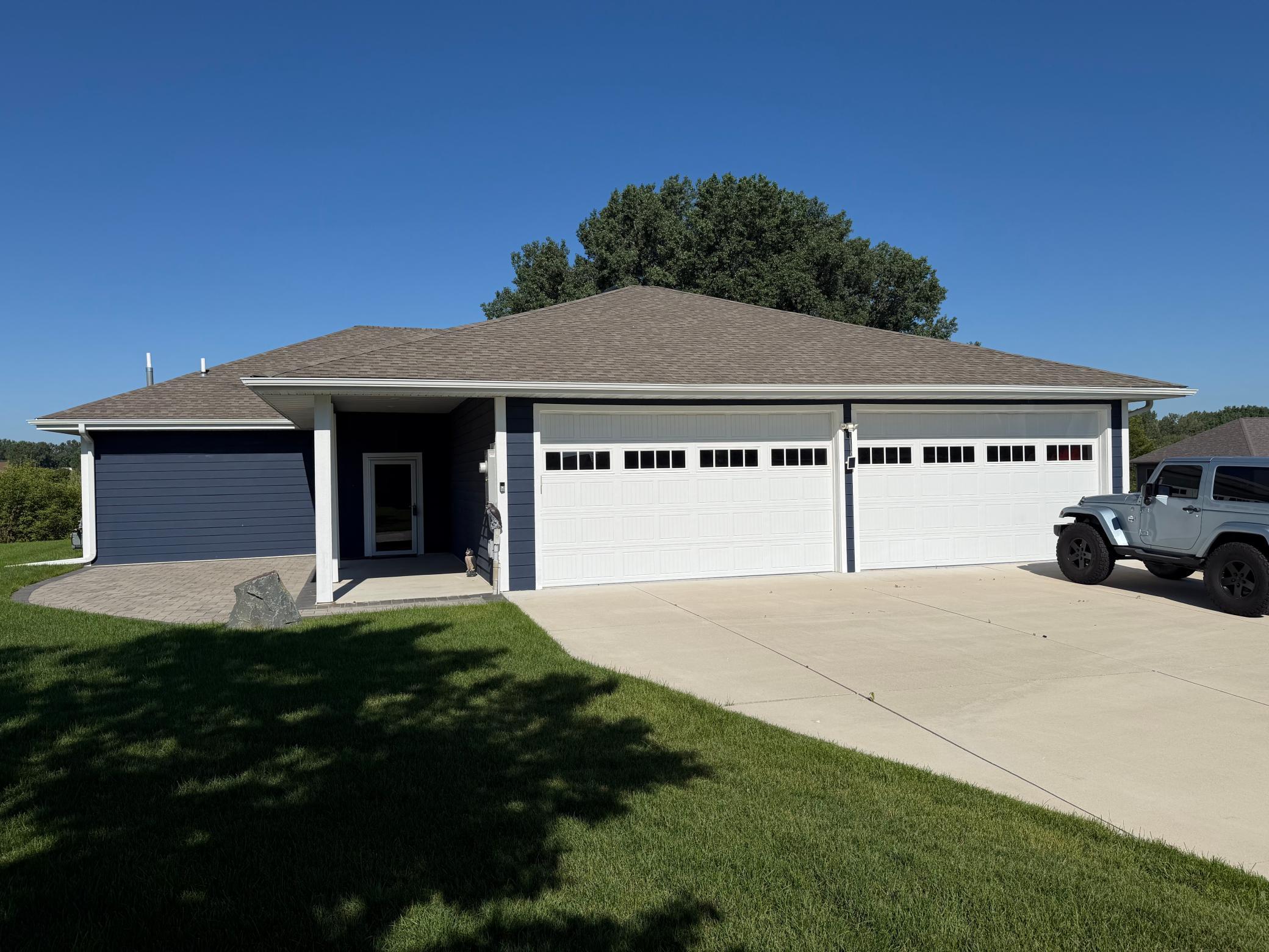 2nd image of 1740 Bay Oaks Dr, Albert Lea, MN 56007 | MLS# 7107907