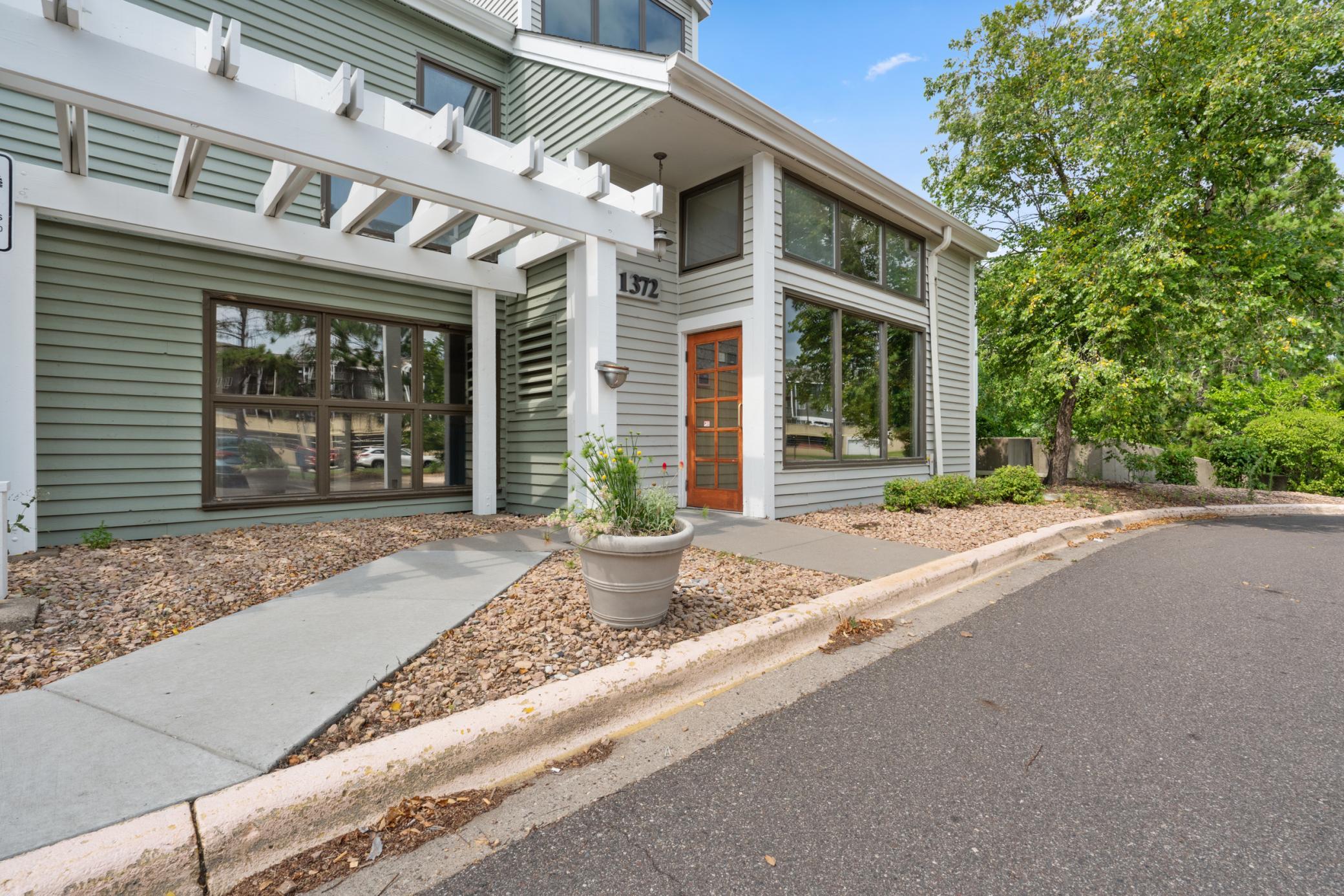 2nd image of 1372 Carling Dr #306, Saint Paul, MN 55108 | MLS# 7107931