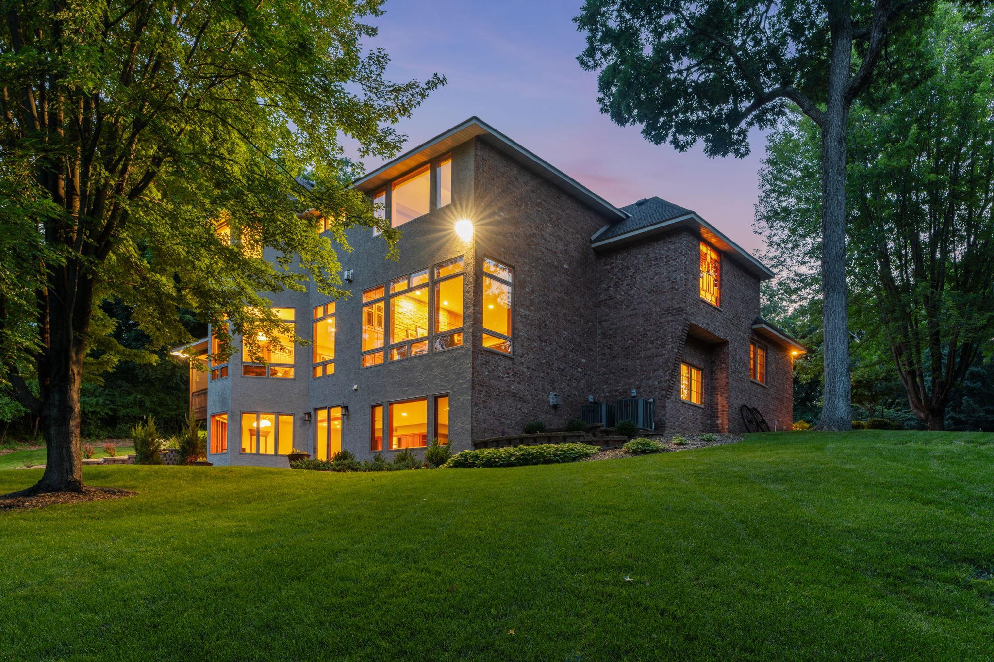 3rd image of 720 Timber Ln, Saint Paul, MN 55126 | MLS# 7107977