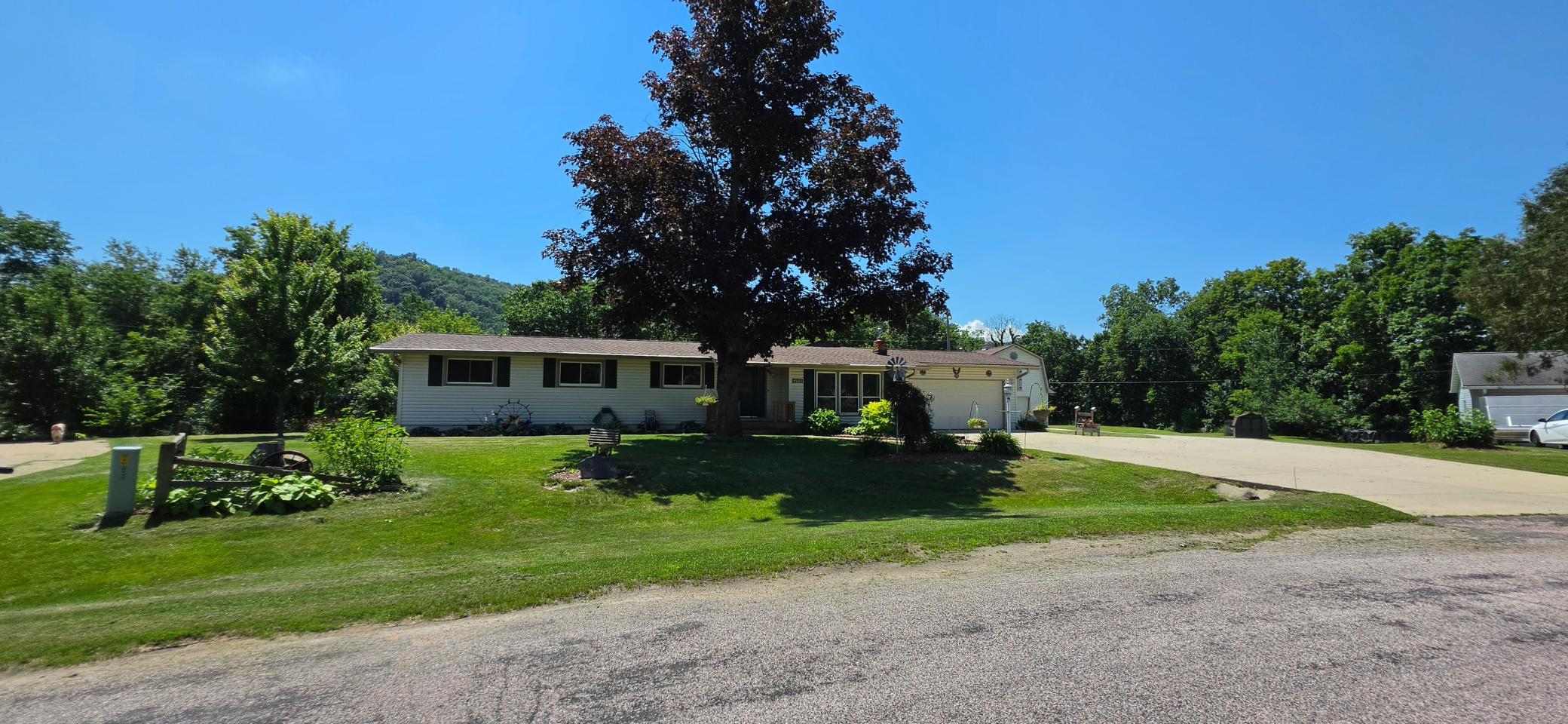 1st image of 1503 Claudia Ave, La Crescent, MN 55947 | MLS# 7108187